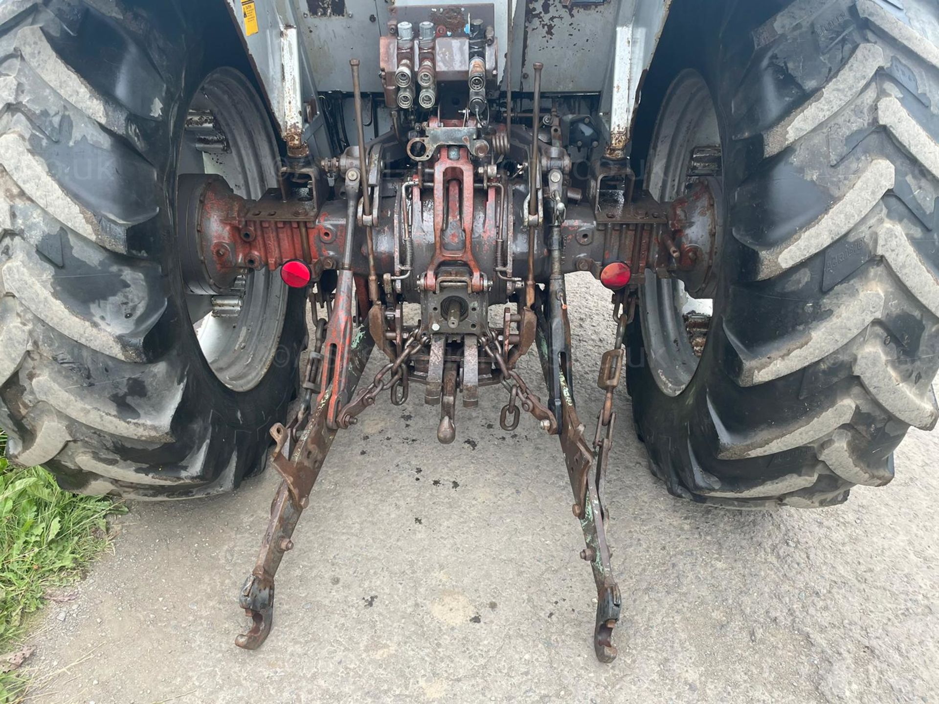 MASSEY FERGUSON 398 4WD TRACTOR, RUNS AND DRIVES, 12 SPEED GEARBOX, CABBED, 95hp *PLUS VAT* - Image 6 of 13