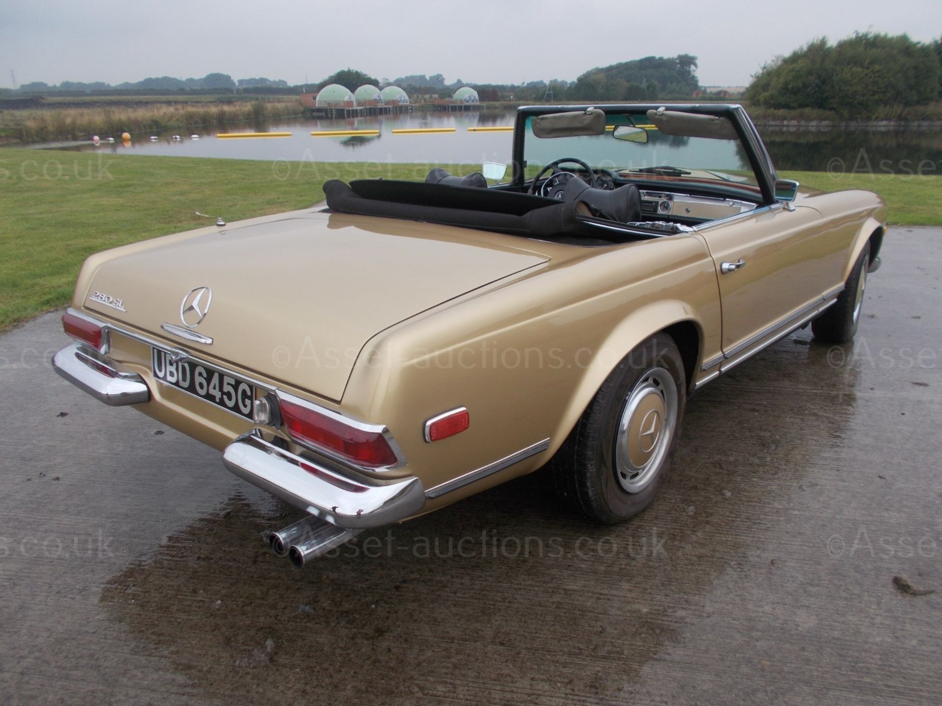 1969 MERCEDES 280SL PAGODA, AUTOMATIC, HARD/SOFT TOPS, LEFT HAND DRIVE, AMERICAN IMPORT *PLUS VAT* - Image 16 of 38