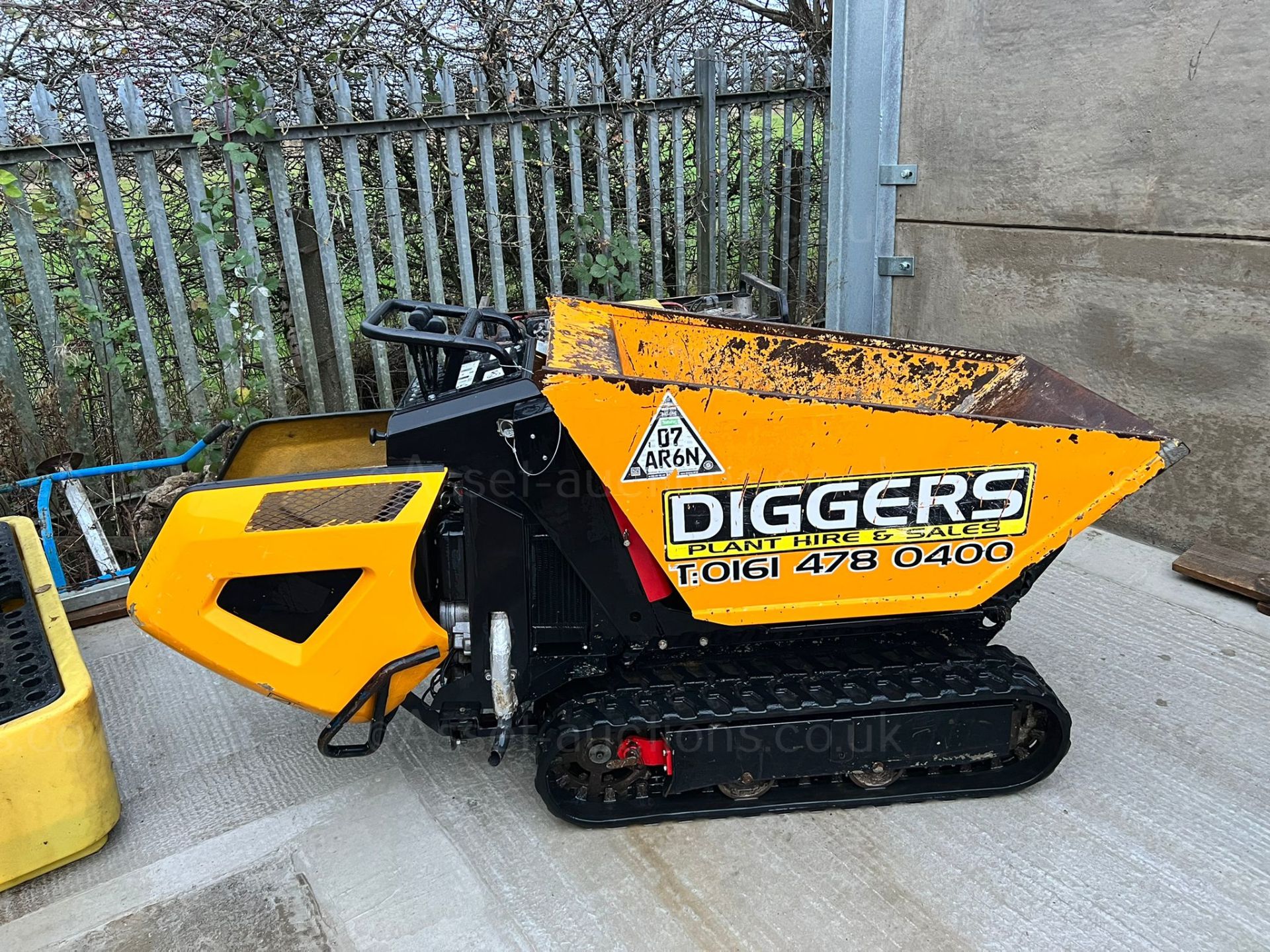 2018 JCB HTD-5 DIESEL TRACKED DUMPER, RUNS DIRVES AND TIPS, 2 SPEED TRACKING *PLUS VAT*