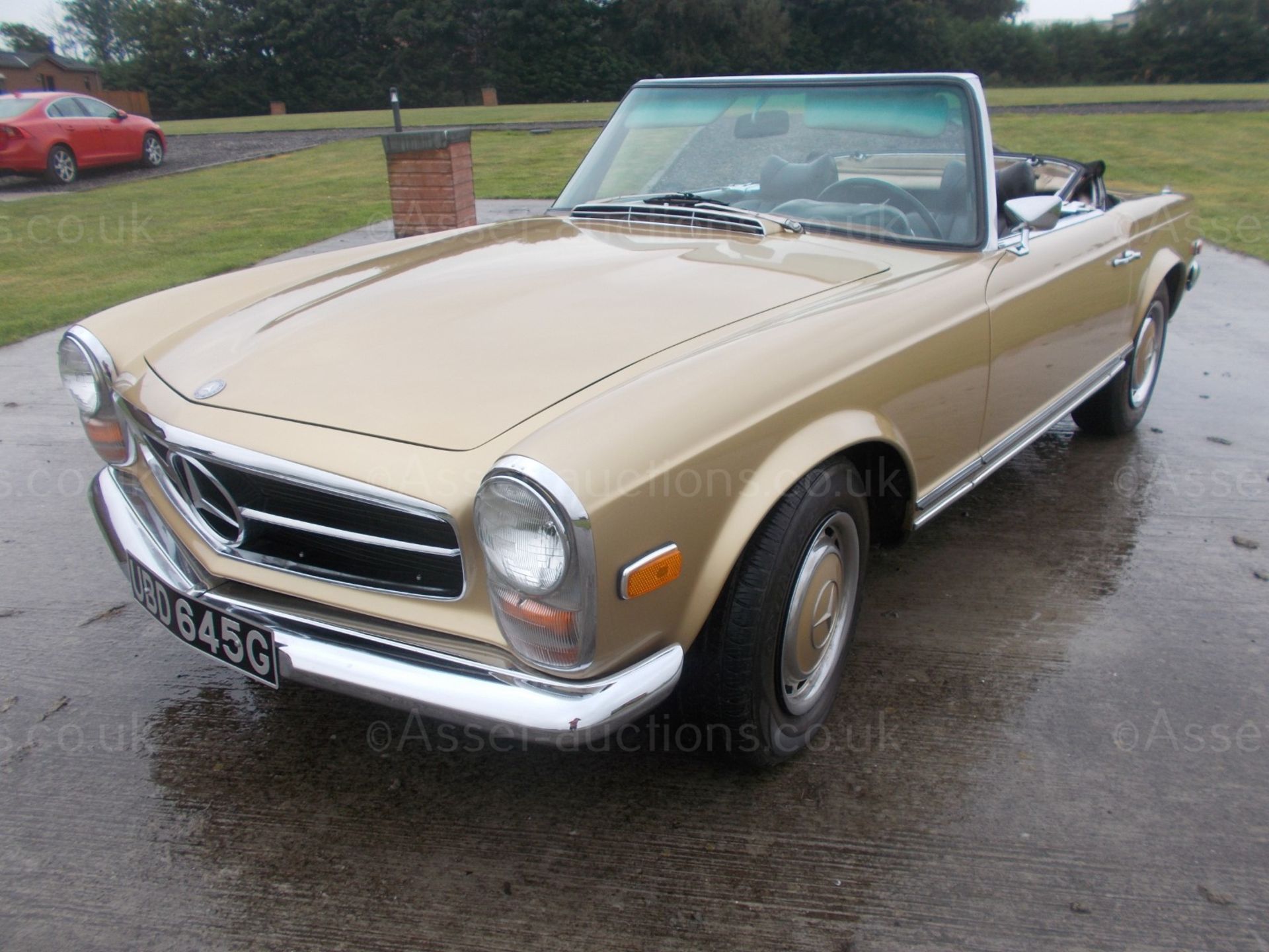 1969 MERCEDES 280SL PAGODA, AUTOMATIC, HARD/SOFT TOPS, LEFT HAND DRIVE, AMERICAN IMPORT *PLUS VAT* - Image 4 of 38