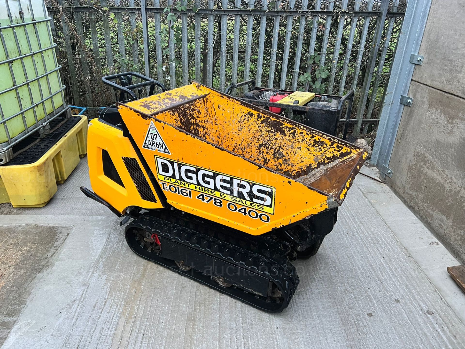 2018 JCB HTD-5 DIESEL TRACKED DUMPER, RUNS DIRVES AND TIPS, 2 SPEED TRACKING *PLUS VAT* - Image 5 of 15