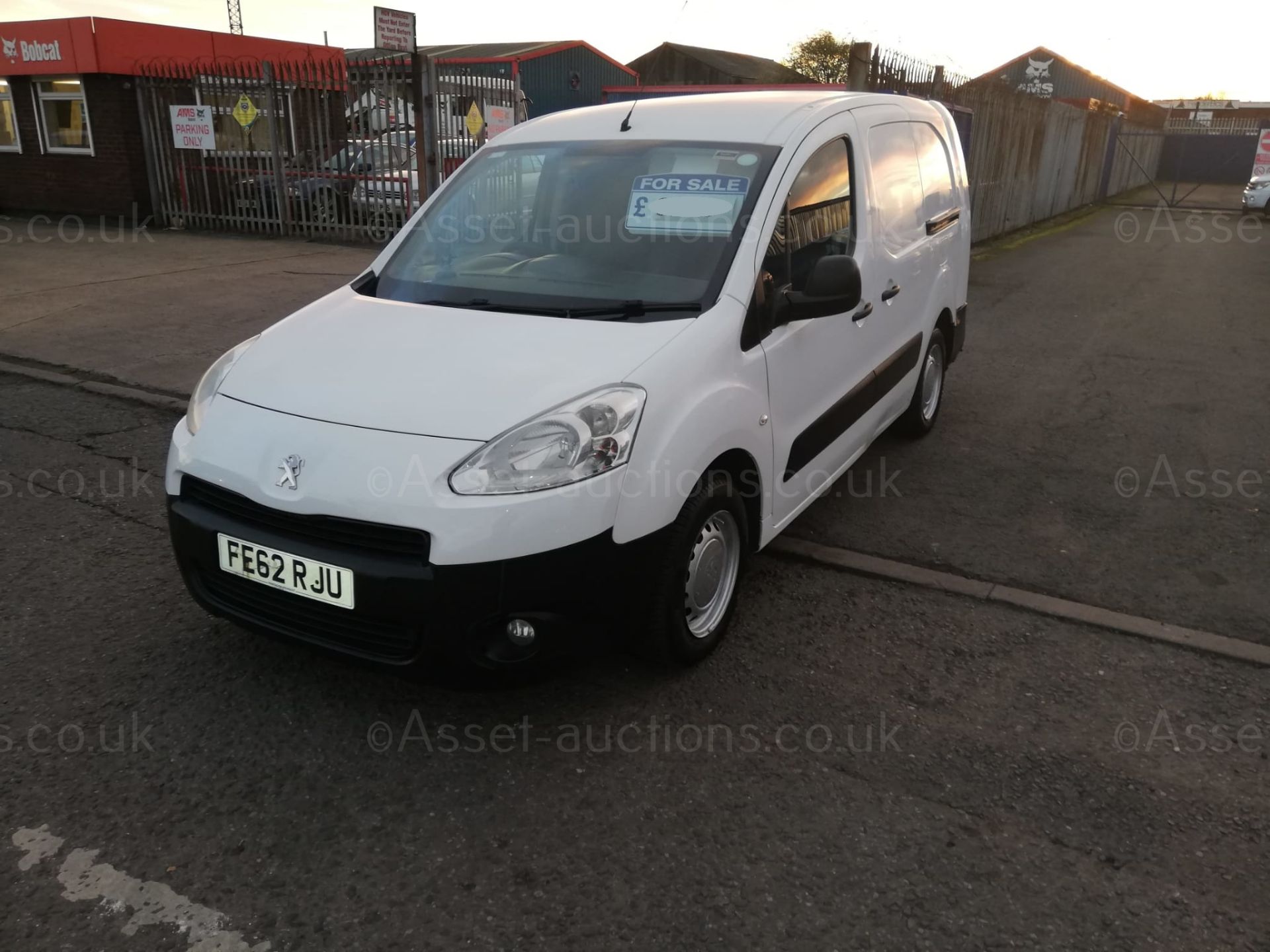 2012/62 PEUGEOT PARTNER CRC HDI 5 SEATS CREW VAN, 102K MILES, 1560cc DIESEL *PLUS VAT* - Image 3 of 11