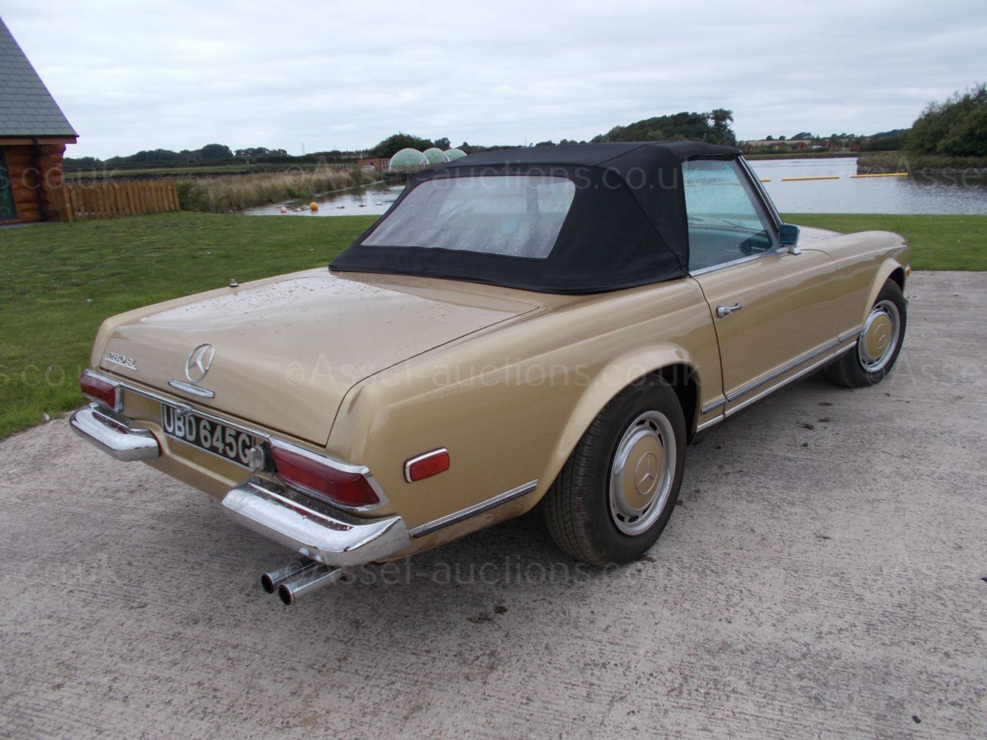 1969 MERCEDES 280SL PAGODA, AUTOMATIC, HARD/SOFT TOPS, LEFT HAND DRIVE, AMERICAN IMPORT *PLUS VAT* - Image 19 of 38