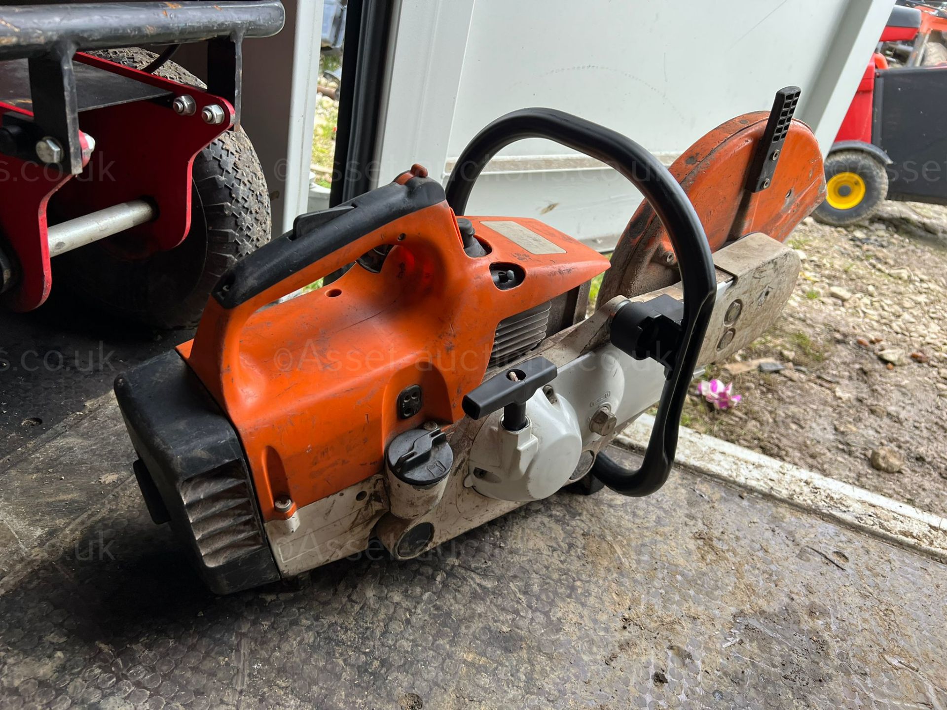 STIHL TS400 DISC CUTTER, RUNS AND WORKS, NO BLADE *PLUS VAT* - Image 3 of 6