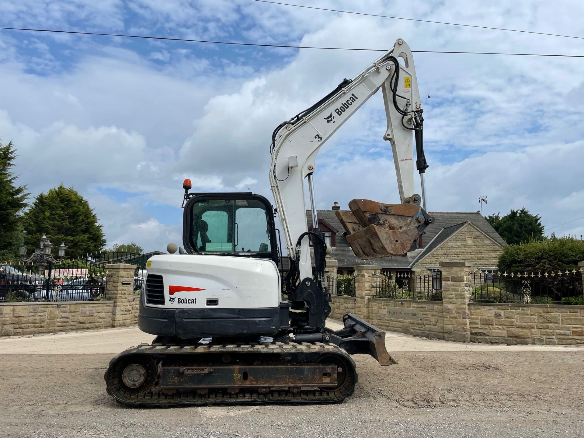 2013 BOBCAT E80 8 TON EXCAVATOR, RUNS DRIVES AND DIGS WELL, SHOWING A GENUINE 5730 HOURS *PLUS VAT* - Image 4 of 21