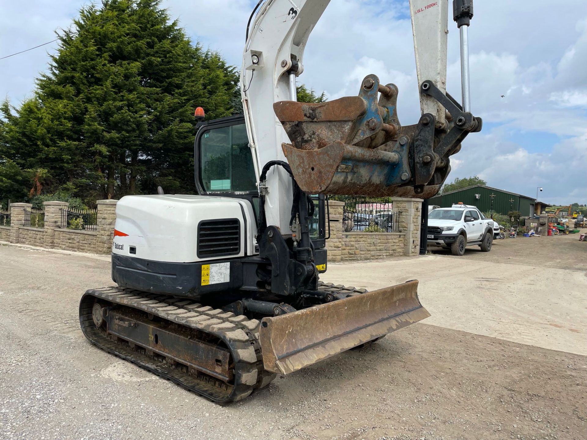 2013 BOBCAT E80 8 TON EXCAVATOR, RUNS DRIVES AND DIGS WELL, SHOWING A GENUINE 5730 HOURS *PLUS VAT* - Image 3 of 21