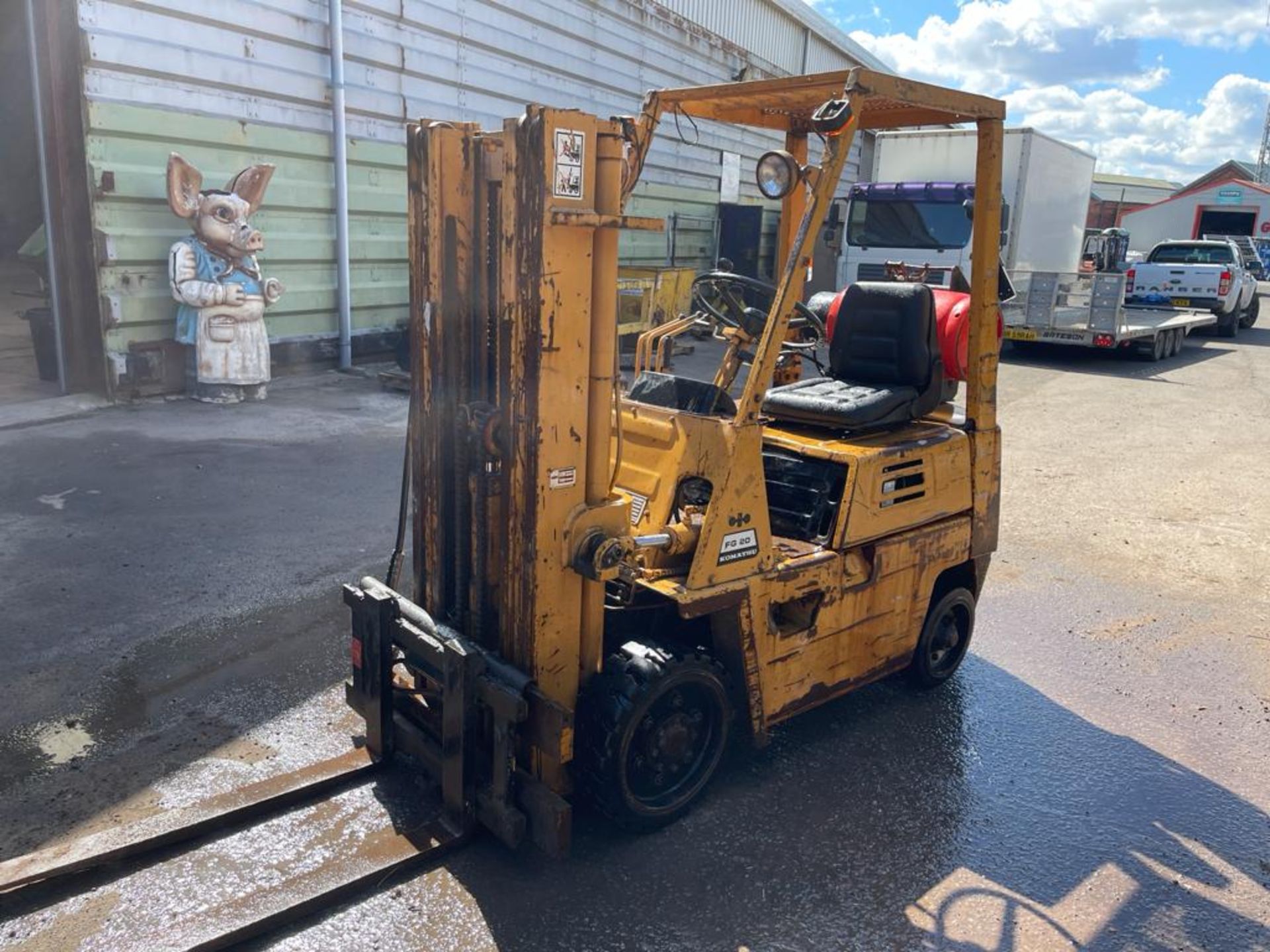 KOMATSU FG20-S-3 2 TON CONTAINER SPEC FORKLIFT, STARTS AND DRIVES WELL *PLUS VAT* - Image 5 of 17