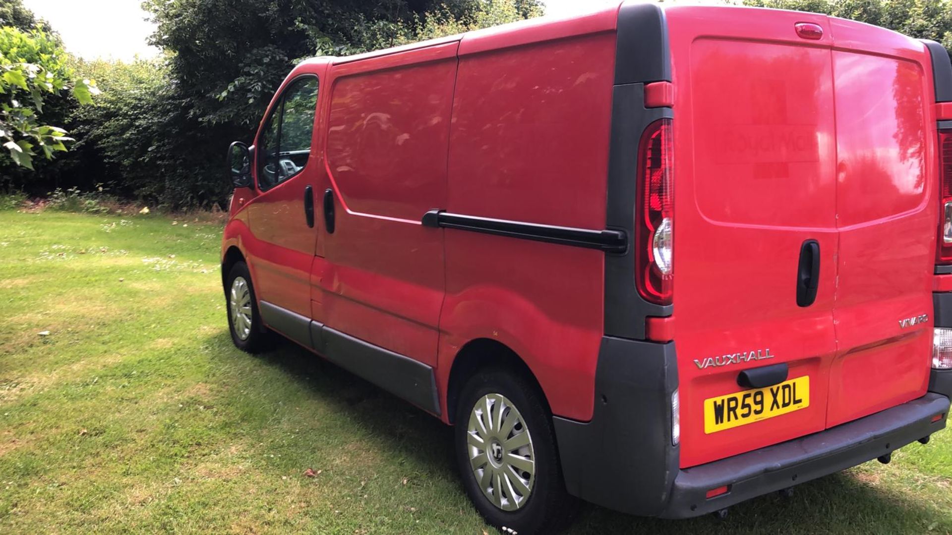 2009 VAUXHALL VIVARO 2700 CDTI SWB RED PANEL VAN, 2.0 DIESEL ENGINE, 79,026 MILES *PLUS - Image 5 of 14