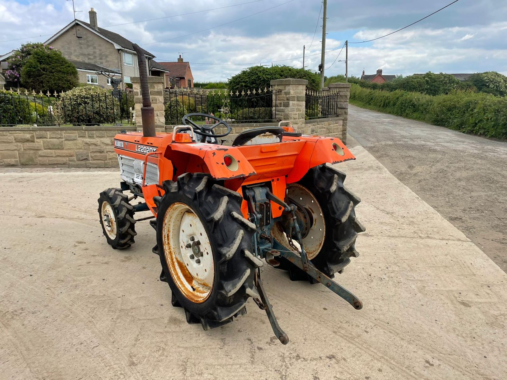 KUBOTA L2202DT COMPACT TRACTOR, RUNS AND DRIVES, 22hp, SHOWING 2135 HOURS *PLUS VAT* - Image 4 of 7