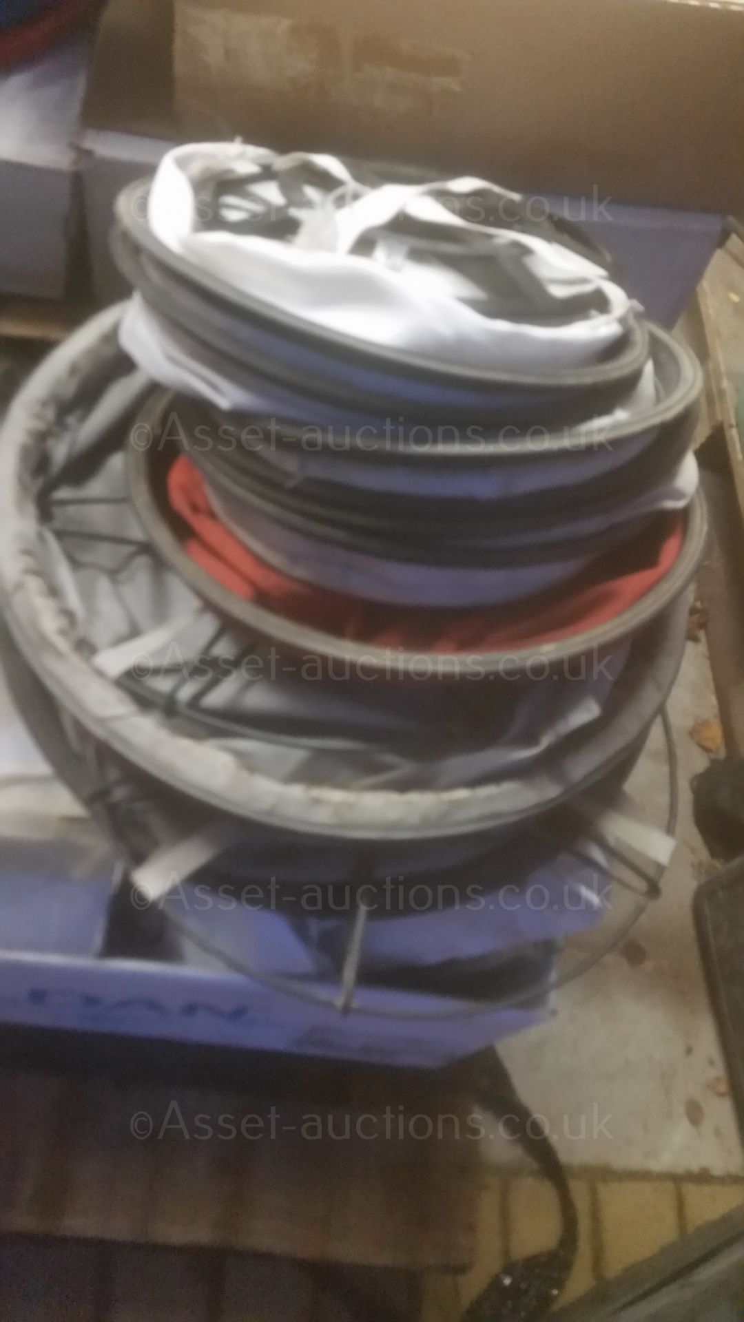 PALLET OF FLOOR SRUBBER ATTACMENTS, BUFFING PADS, SANDING DISCS, BRUSHES, HENRY VACUUM SPARES ETC - Image 13 of 22