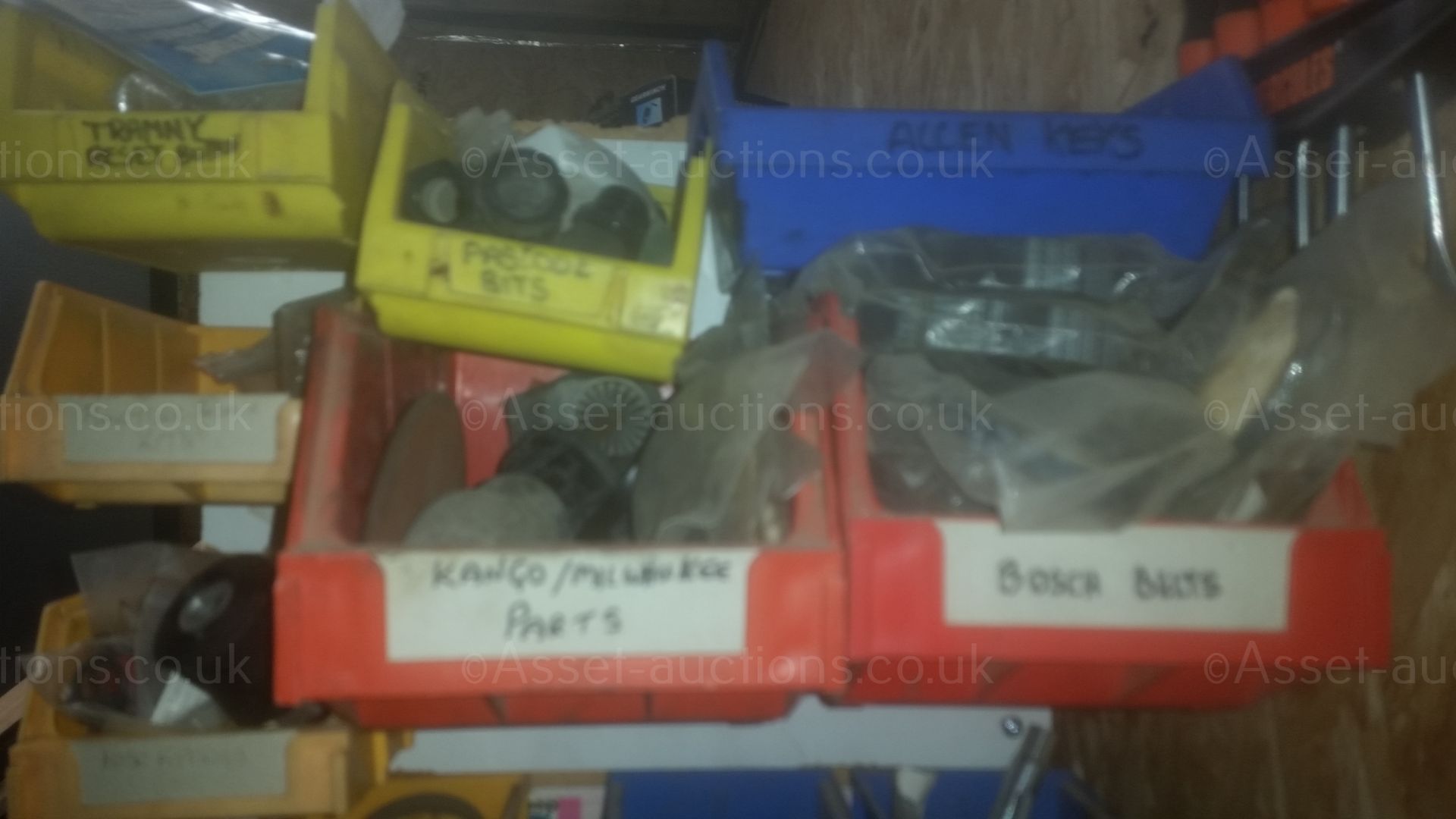 PALLET OF SPARES FOR HIRETECH MACHINERY, ROUTERS, ELECTRICAL PARTS, PRESSURE WASHER PARTS *NO VAT* - Image 5 of 17