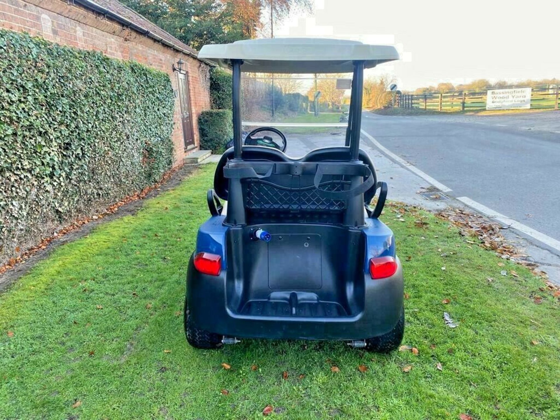 GOLF BUGGY CLUB CAR 2 SEATER, YEAR 2016, EXCELLENT CONDITION, ON BOARD CHARGER *PLUS VAT* - Image 3 of 7