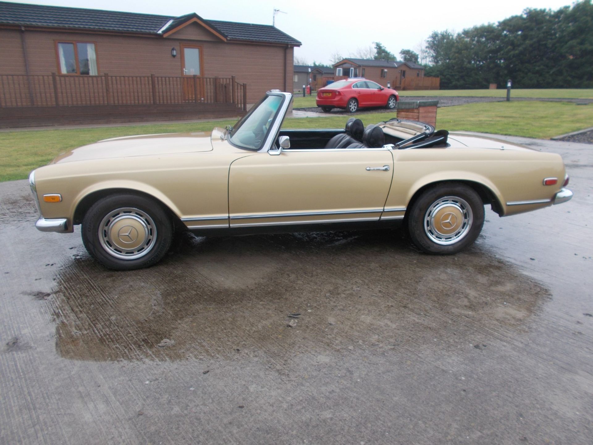 1969 MERCEDES 280SL PAGODA, AUTOMATIC, HARD/SOFT TOPS, LEFT HAND DRIVE, AMERICAN IMPORT *PLUS VAT* - Image 4 of 38