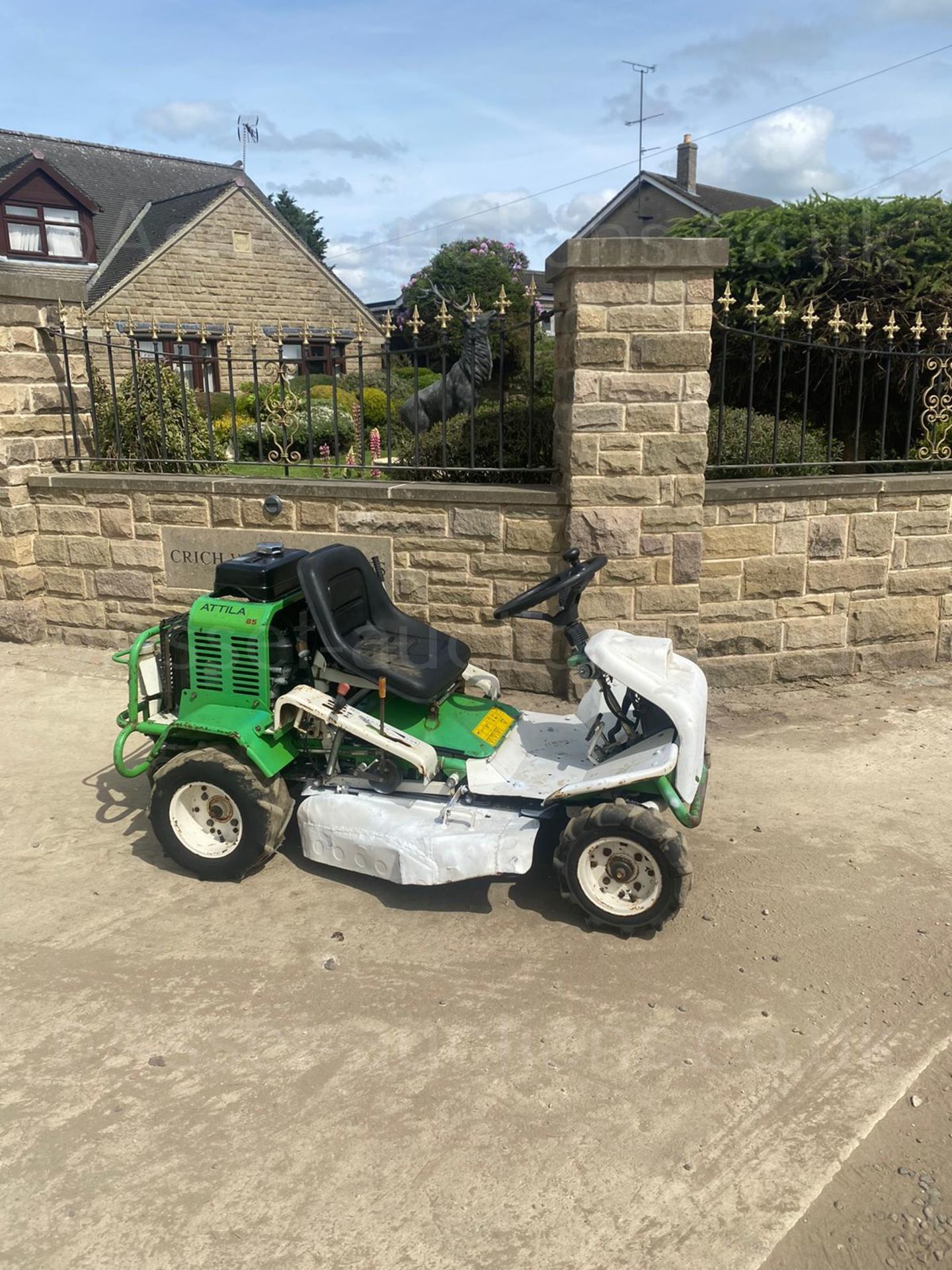 ETESIA ATTILA 85 BANK MOWER, STARTS AND RUNS, HOURS ARE SHOWING 554 *NO VAT* - Image 2 of 12