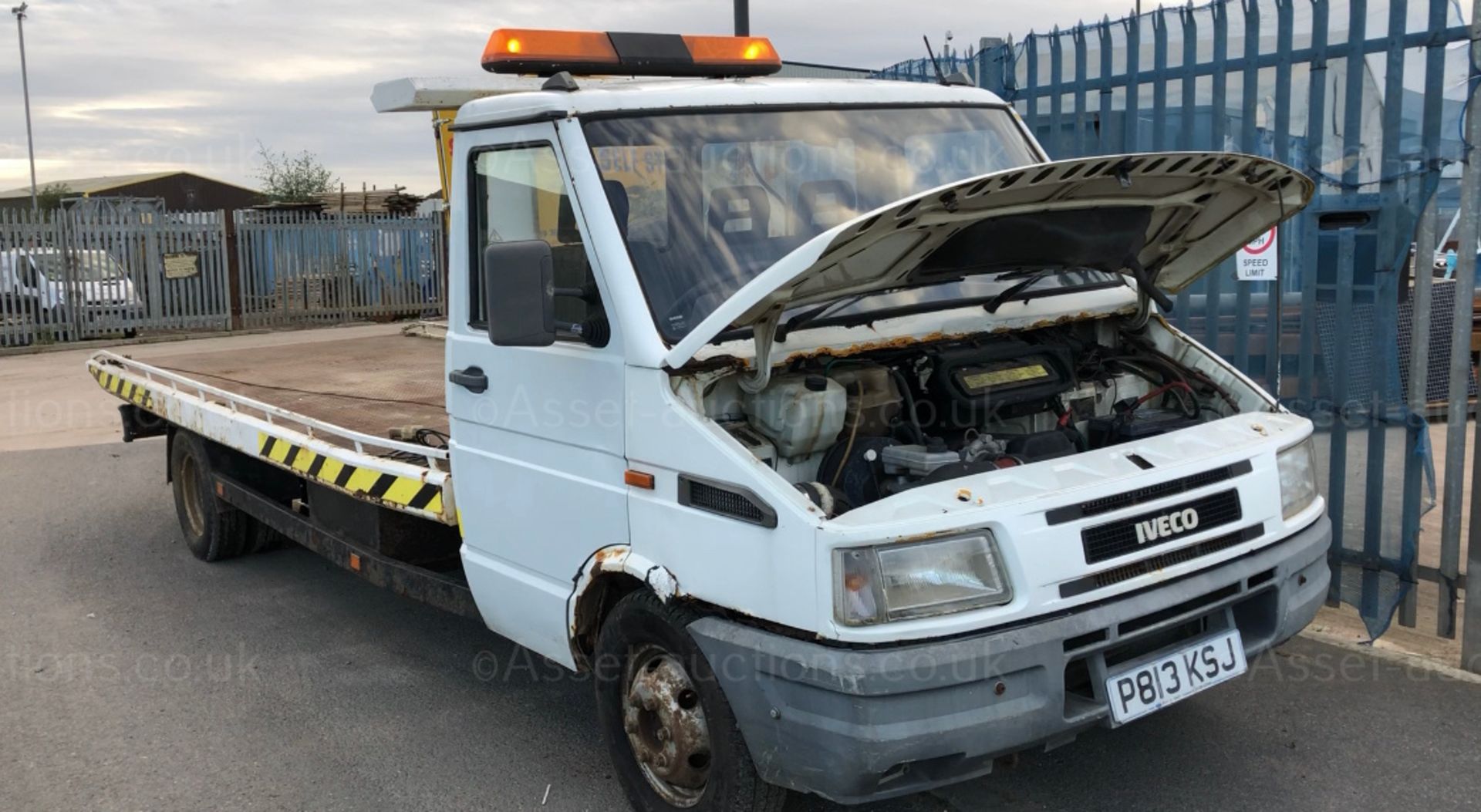 1997 IVECO DAILY (D) 2.8TD 35.10 C/C SWB WHITE RECOVERY TRUCK, 17ft TILT AND SLIDE BODY *NO VAT* - Image 5 of 17