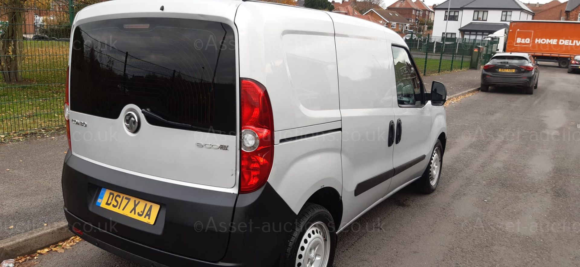 2017 VAUXHALL COMBO 2300 CDTI ECOFLEX S/S SILVER PANEL VAN, 105,536 MILES *PLUS VAT* - Image 4 of 17