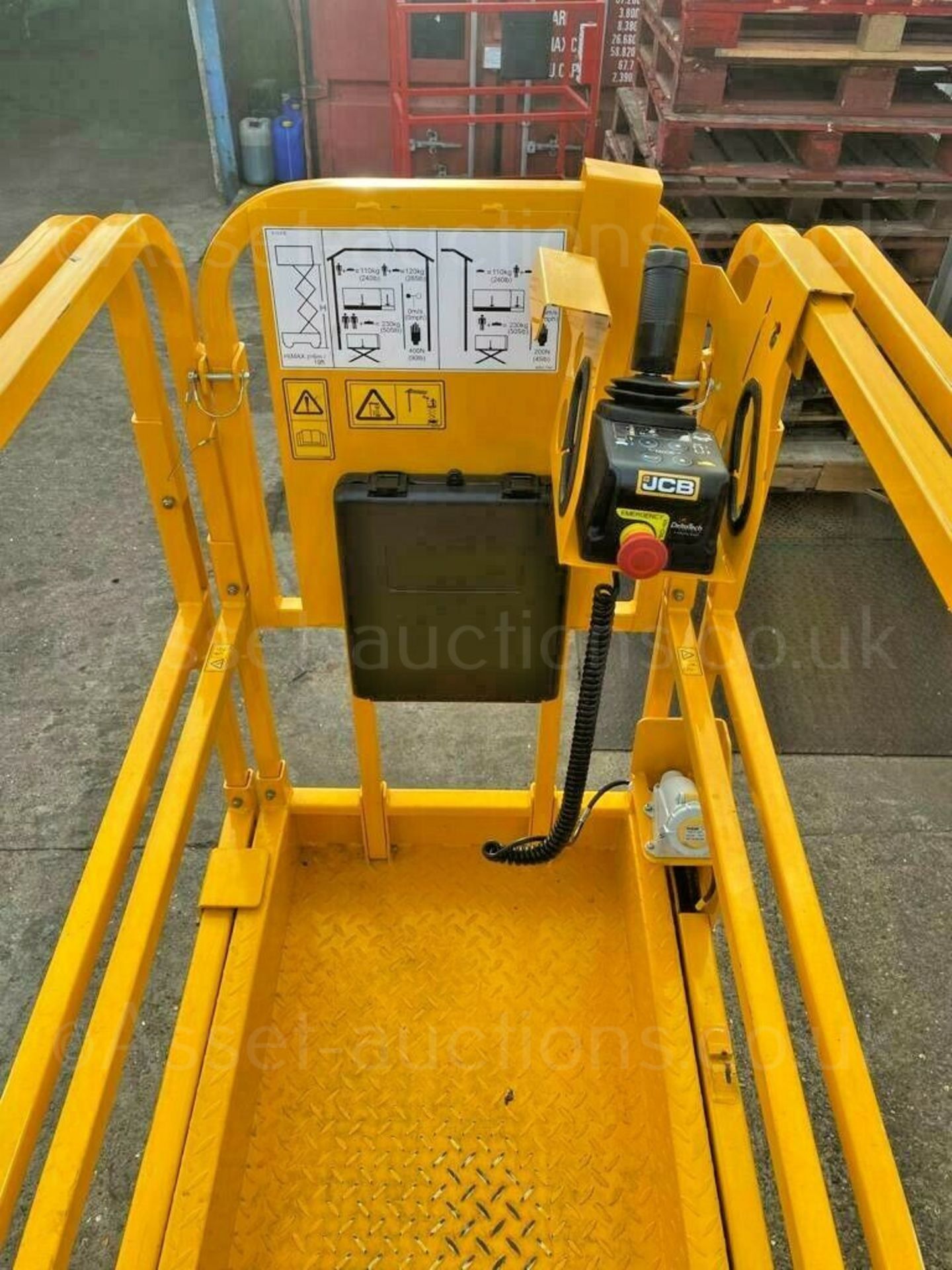 SCISSOR LIFT JCB S1930E ELECTRIC, PLATFORM HEIGHT 5.8m/ 19ft, ONLY 98.4 HOURS, YEAR 2018 *PLUS VAT* - Image 12 of 14