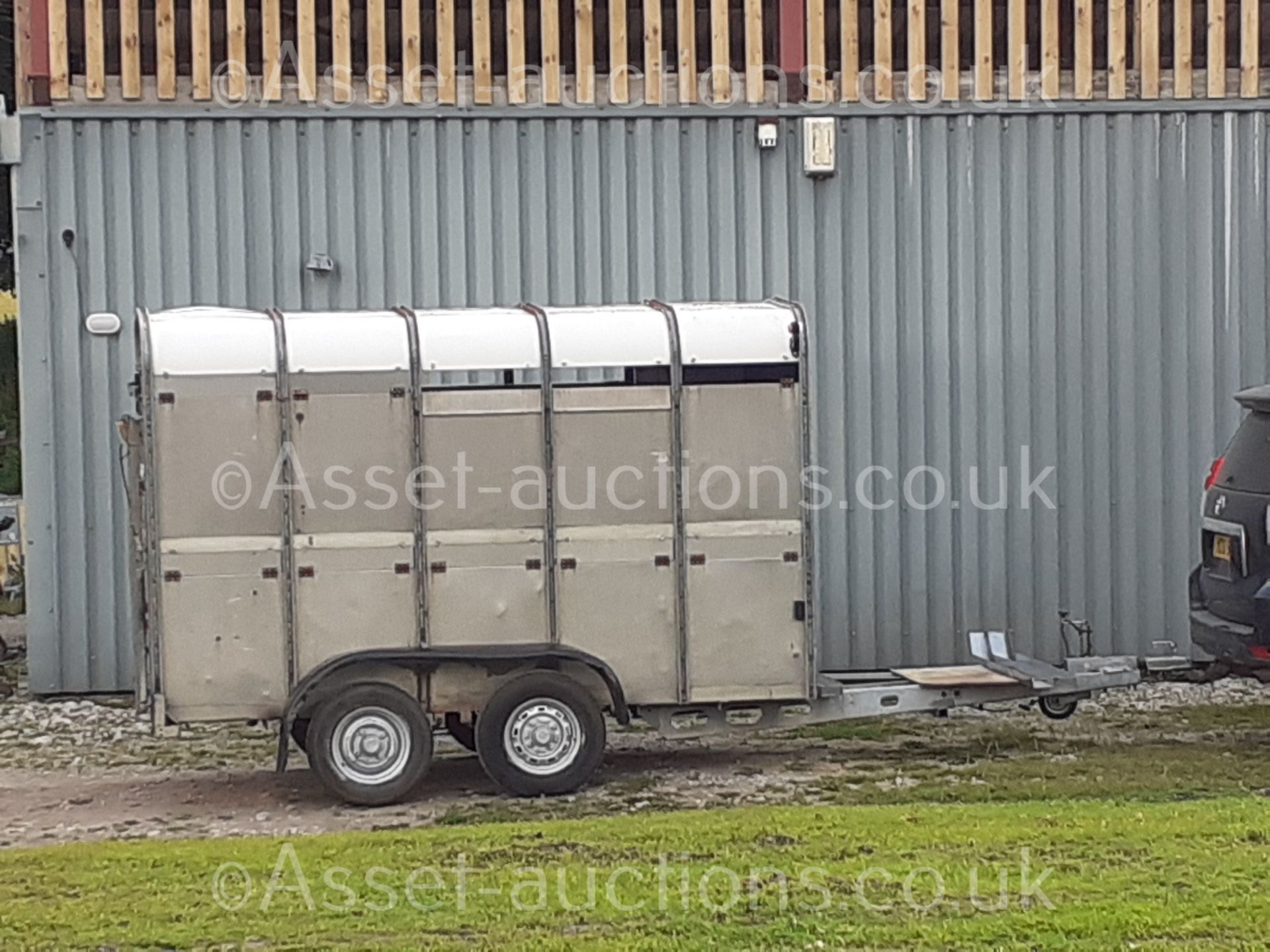 IFOR WILLIAMS 10ft LIVESTOCK CATTLE TRAILER, COMPLETE WITH CART RACK CARRIER *NO VAT*