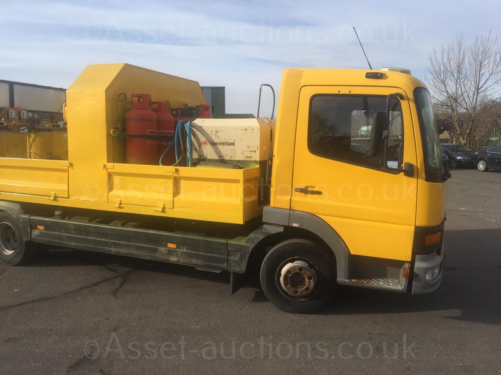 2004/54 REG MERCEDES ATEGO 1018 DAY YELLOW DROPSIDE LINE PAINTING LORRY 4.3L DIESEL ENGINE *NO VAT* - Image 6 of 128
