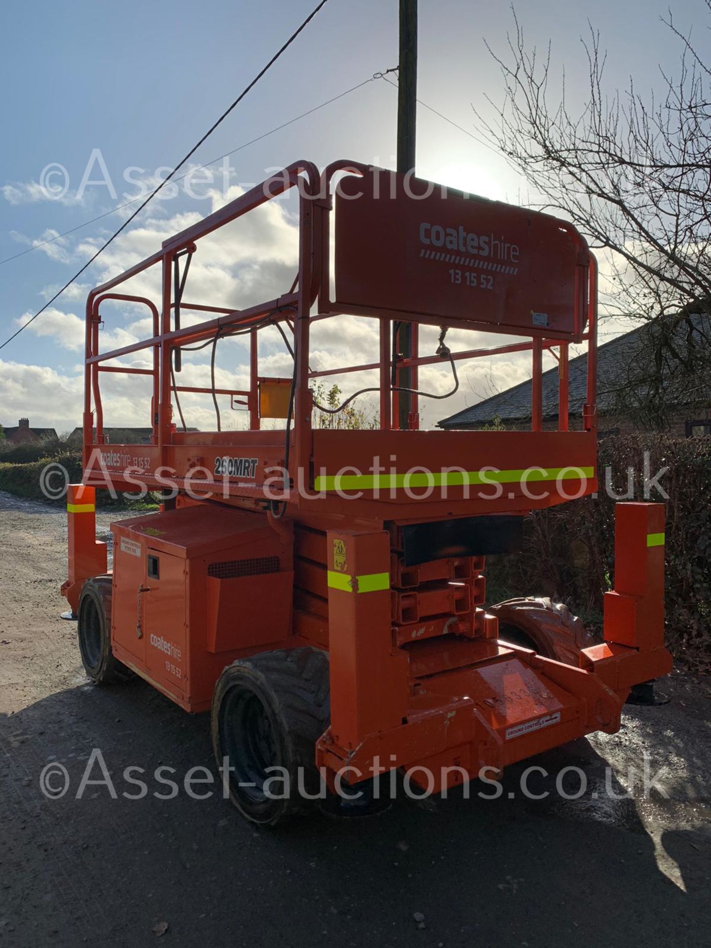 2010 JLG 260MRT SCISSOR LIFT, 4X4 RUNS, DRIVES AND LIFTS, 1925 HOURS *PLUS VAT* - Image 3 of 12