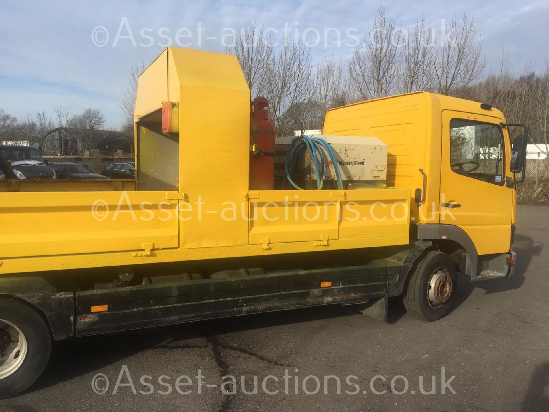2004/54 REG MERCEDES ATEGO 1018 DAY YELLOW DROPSIDE LINE PAINTING LORRY 4.3L DIESEL ENGINE *NO VAT* - Image 19 of 128