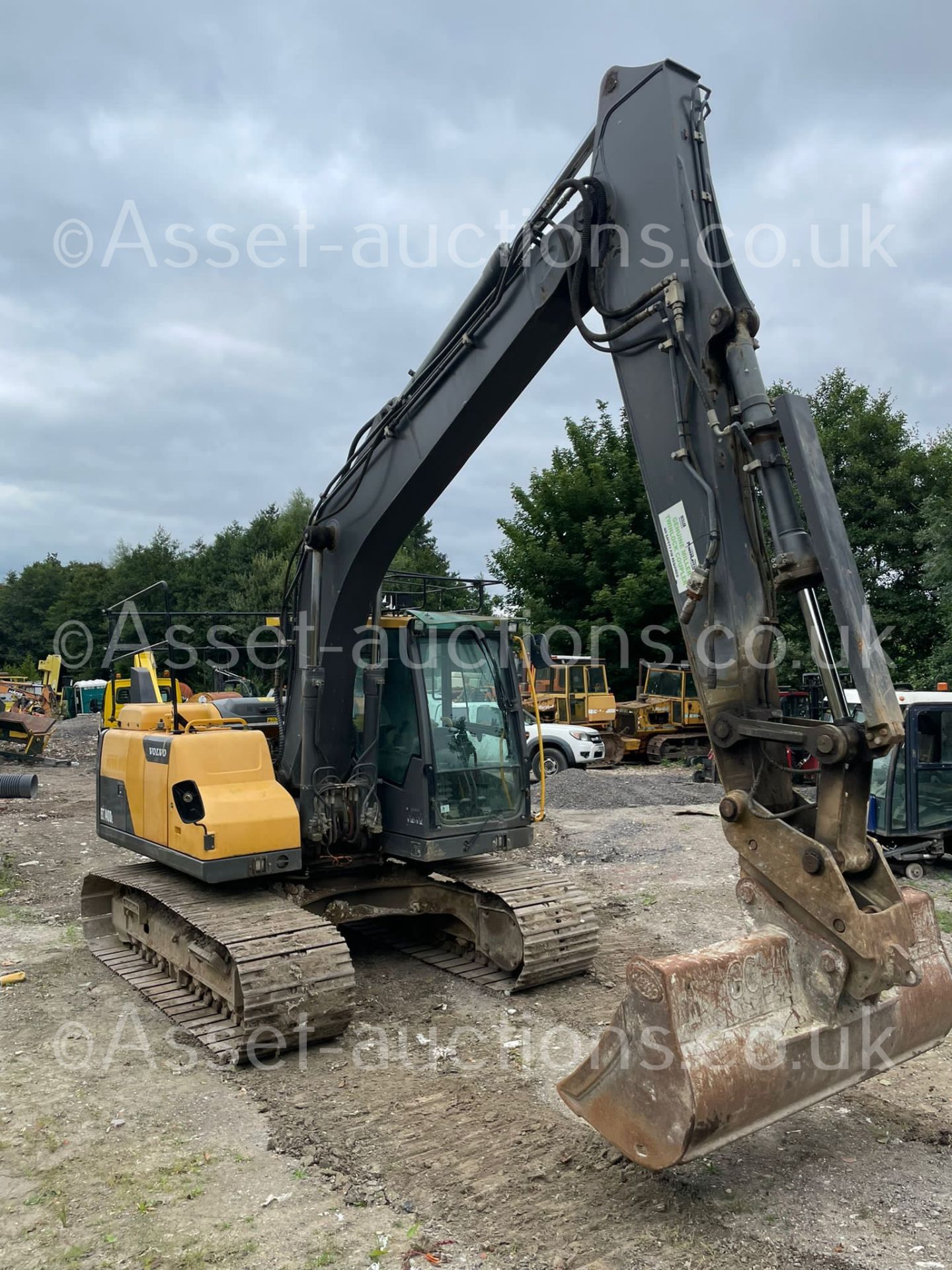 2014 VOLVO EC140DL 14 TON STEEL TRACKED EXCAVATOR, RUNS DRIVES AND DIGS, FULLY GLASS CAB *PLUS VAT* - Image 5 of 14