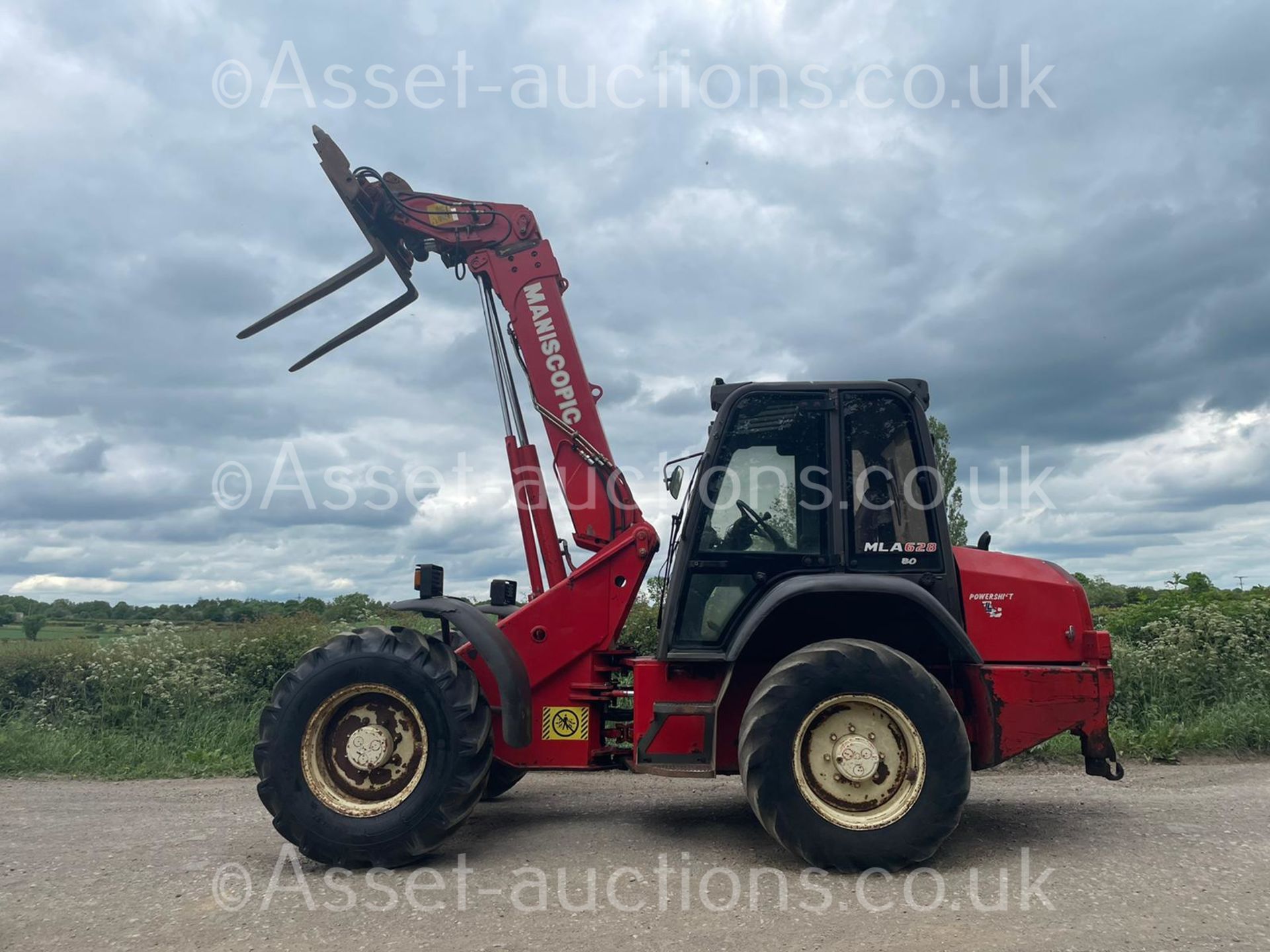 2000 MANITOU MLA 628 ARTICULATED TELESCOPIC TELEHANDLER, RUNS DRIVES AND LIFTS *PLUS VAT* - Image 3 of 26