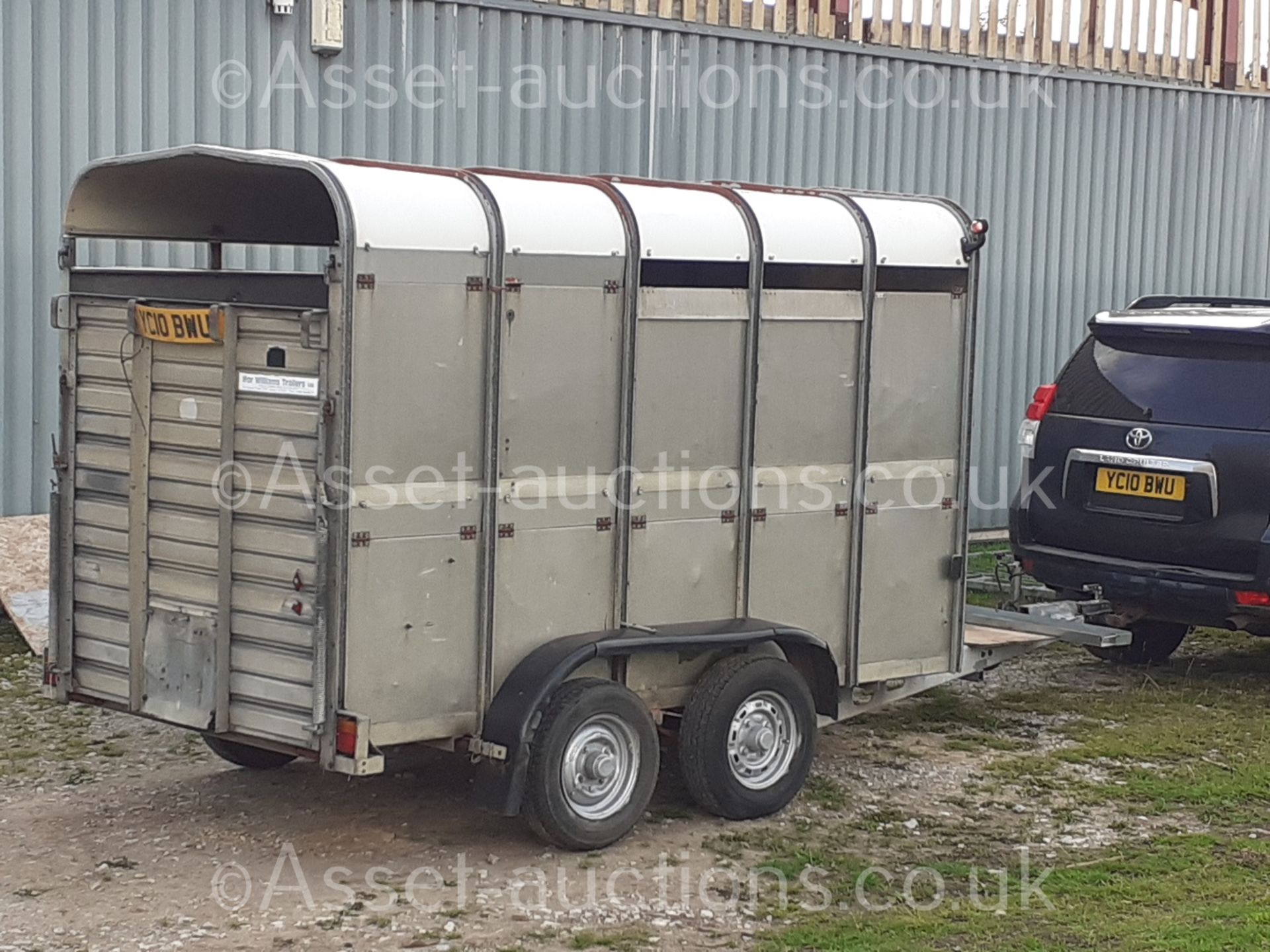 IFOR WILLIAMS 10ft LIVESTOCK CATTLE TRAILER, COMPLETE WITH CART RACK CARRIER *NO VAT* - Image 3 of 10