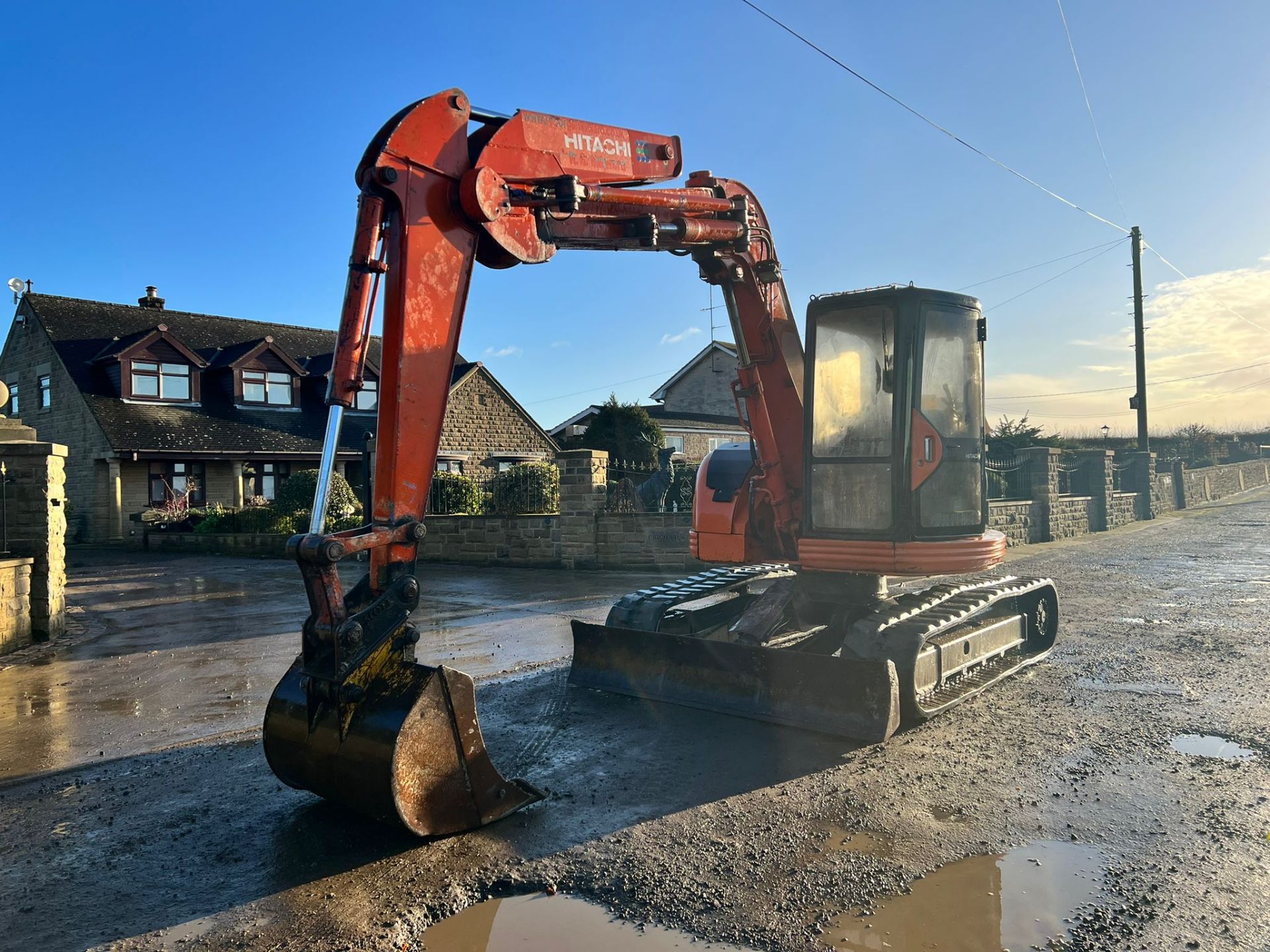 HITACHI EX75UR-3 TON RUBBER TRACKED EXCAVATOR, SHOWING A LOW AND GENUINE 8328 HOURS! *PLUS VAT* - Image 2 of 30