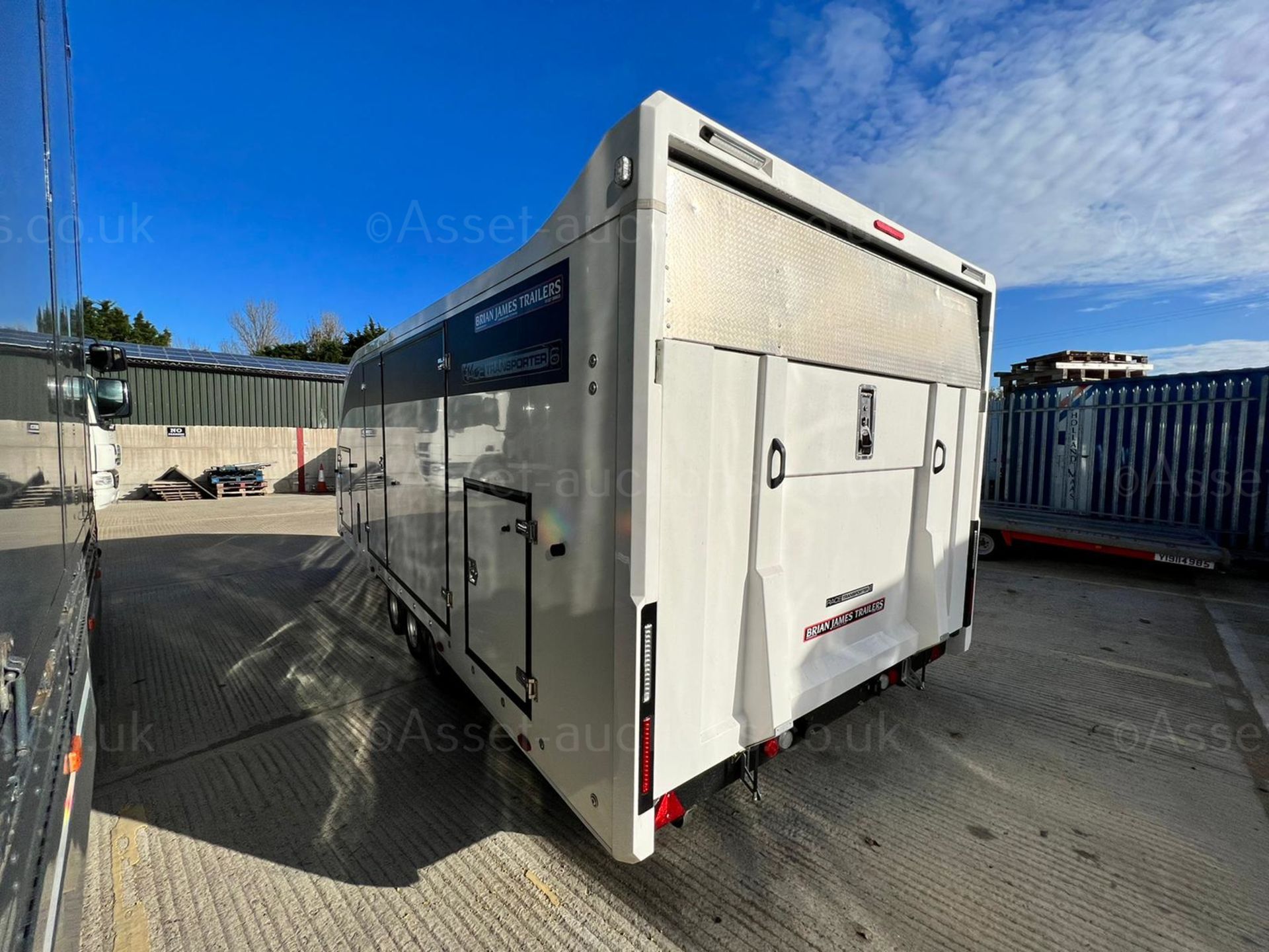 2020 BRAIN JAMES RT6 ENCLOSED TRAILER, LIKE BRAND NEW, HAS DONE VERY LITTLE MILES *PLUS VAT* - Image 3 of 5