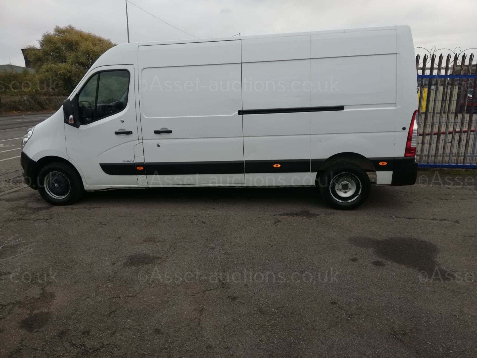 2017/17 RENAULT MASTER LM35 BUSINESS DCI L3H2 WHITE PANEL VAN, 106K MILES WITH SERVICE HISTORY - Image 4 of 9