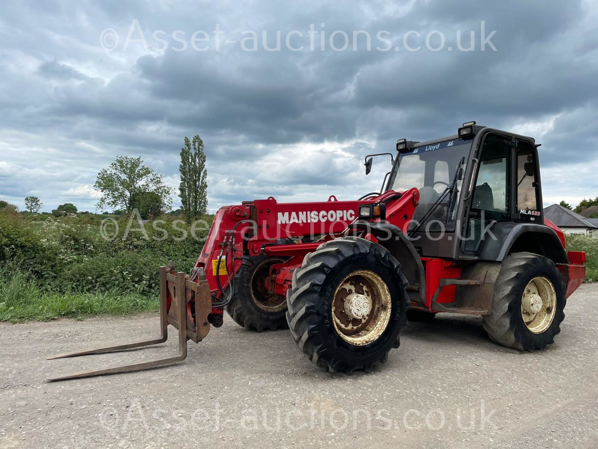 2000 MANITOU MLA 628 ARTICULATED TELESCOPIC TELEHANDLER, RUNS DRIVES AND LIFTS *PLUS VAT* - Image 5 of 26