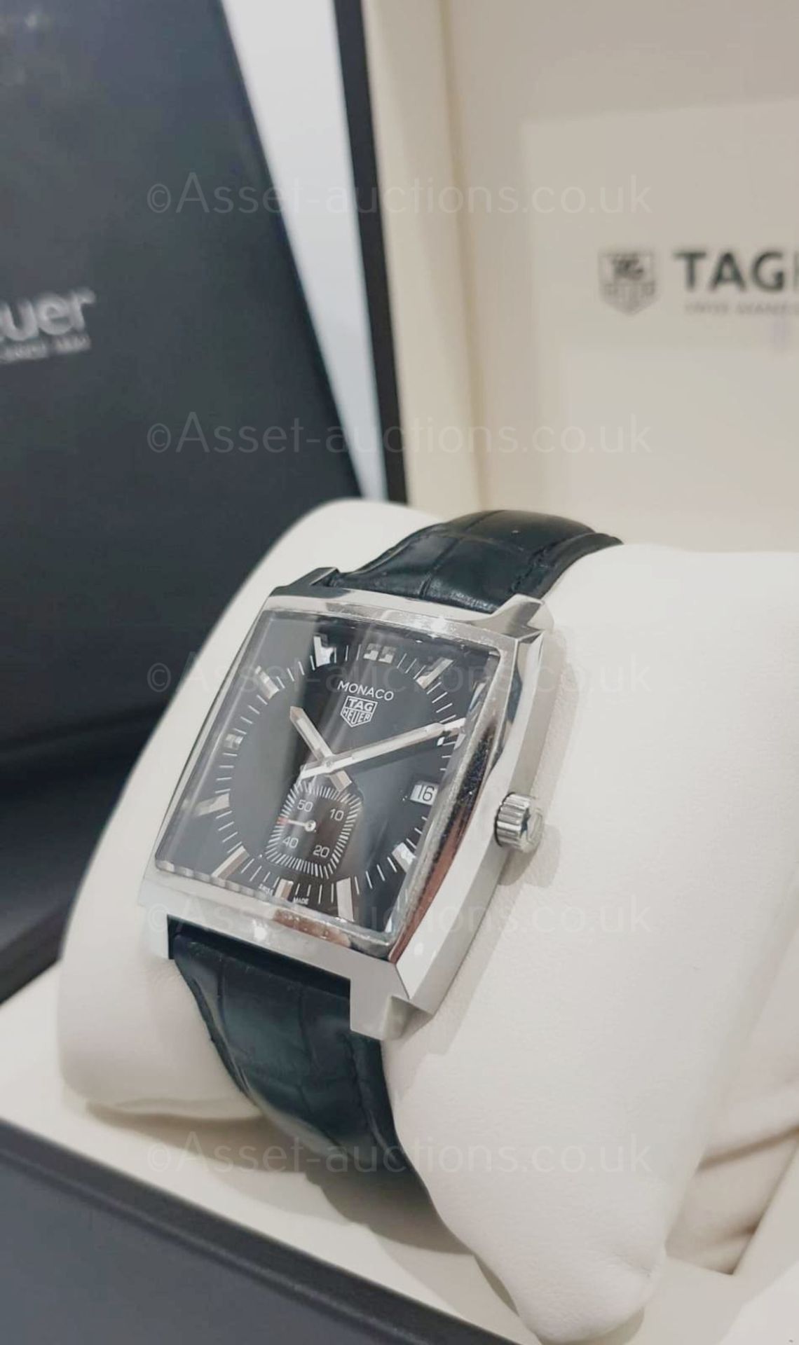 TAG HEUER MONACO MENS BLACK WATCH WITH BOX & GUARANTEE CARD *NO VAT* - Image 4 of 9