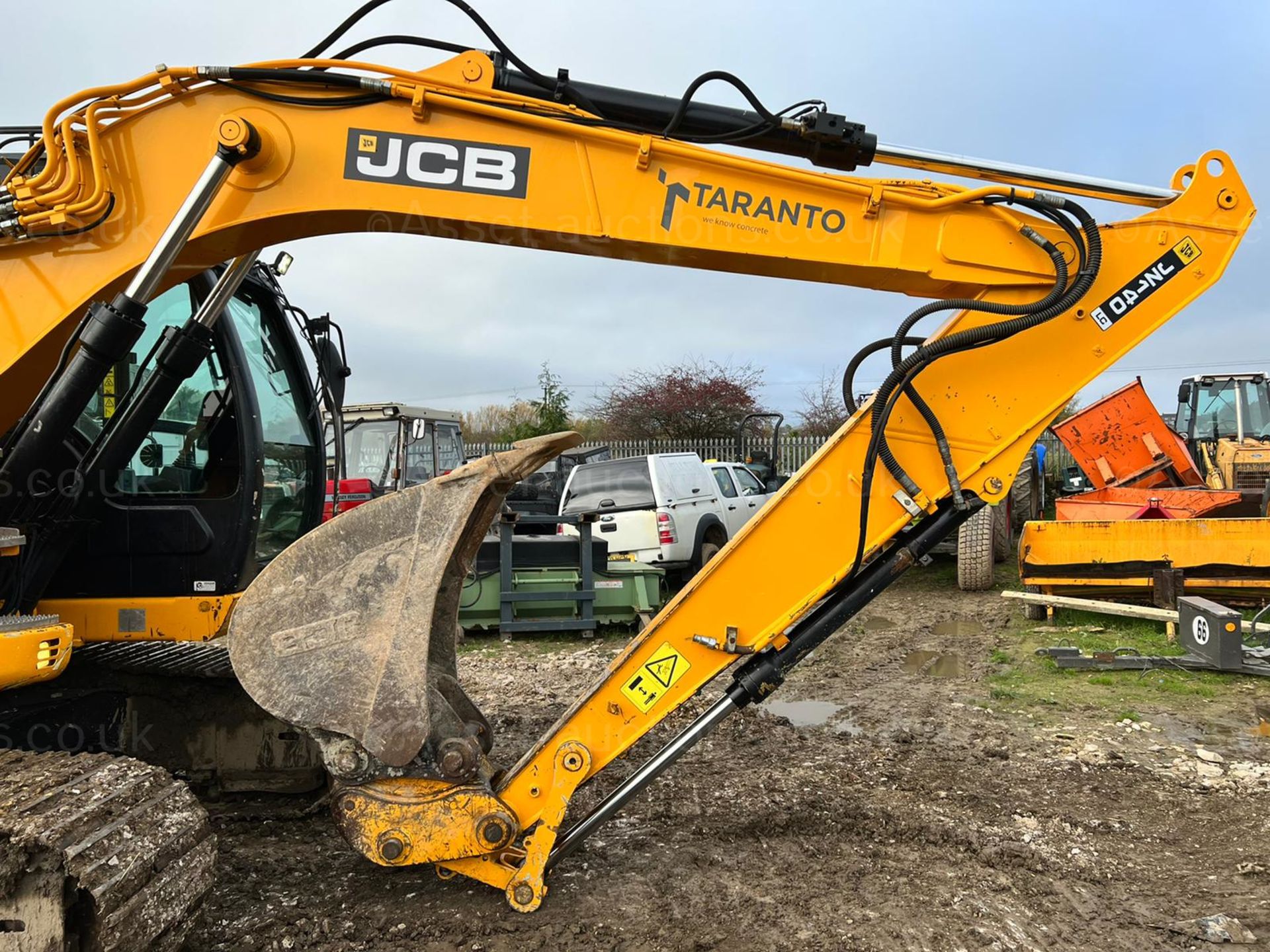 2008 JCB JZ140LC 15 TON STEEL TRACKED EXCAVATOR, RUNS DRIVES AND DIGS, SHOWING 9815 HOURS *PLUS VAT* - Image 5 of 30