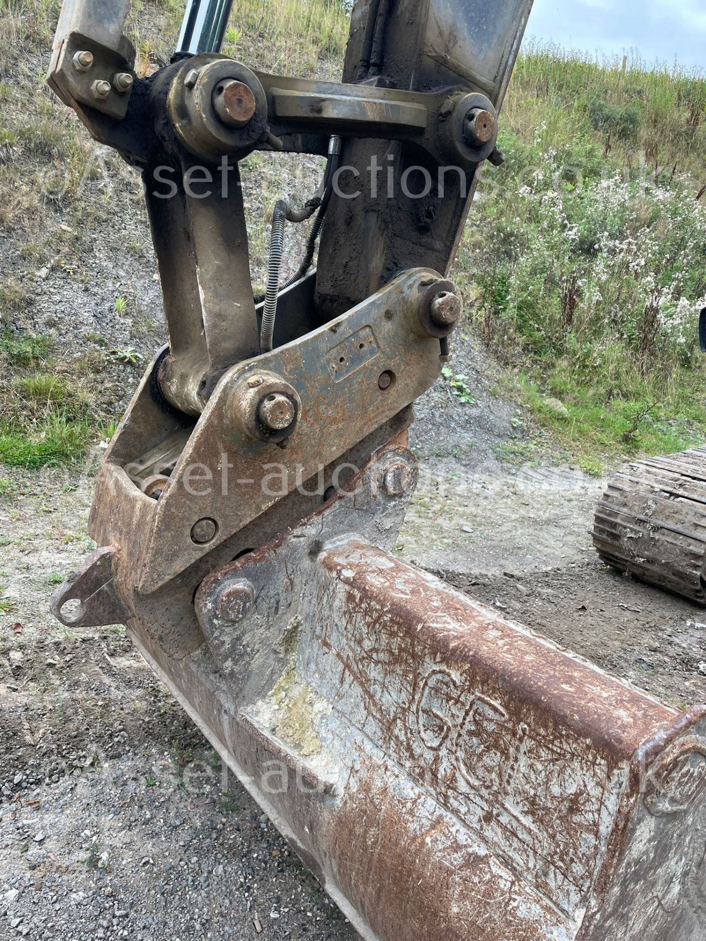 2014 VOLVO EC140DL 14 TON STEEL TRACKED EXCAVATOR, RUNS DRIVES AND DIGS, FULLY GLASS CAB *PLUS VAT* - Image 11 of 14