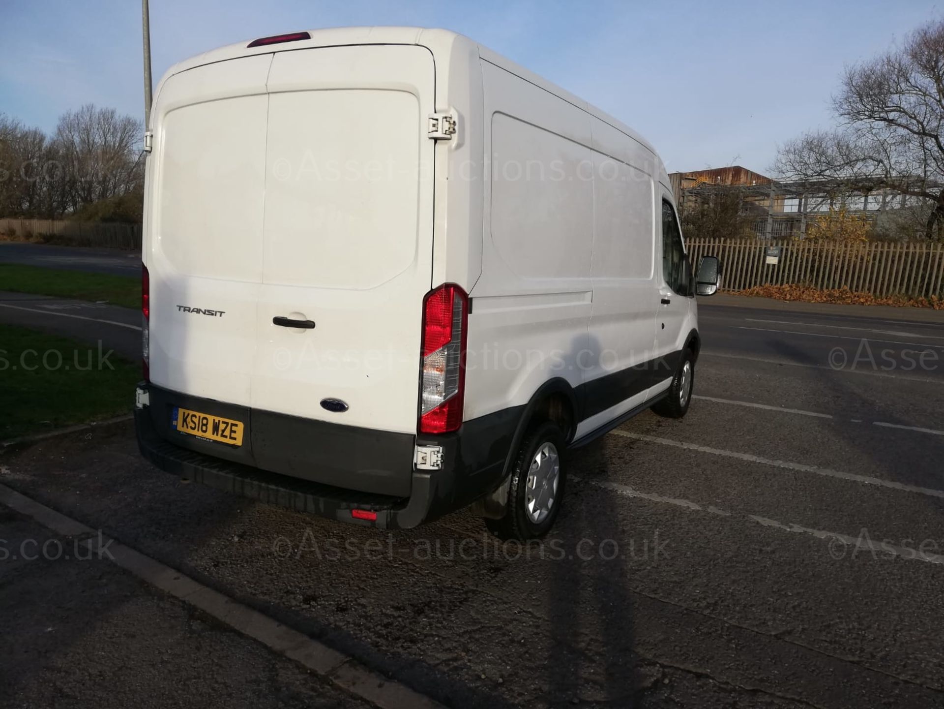 2018 FORD TRANSIT 350 FWD L2H2 WHITE PANEL VAN, 108K MILES, EURO 6, PLY LINED, 2.0 DIESEL *PLUS VAT* - Image 7 of 10