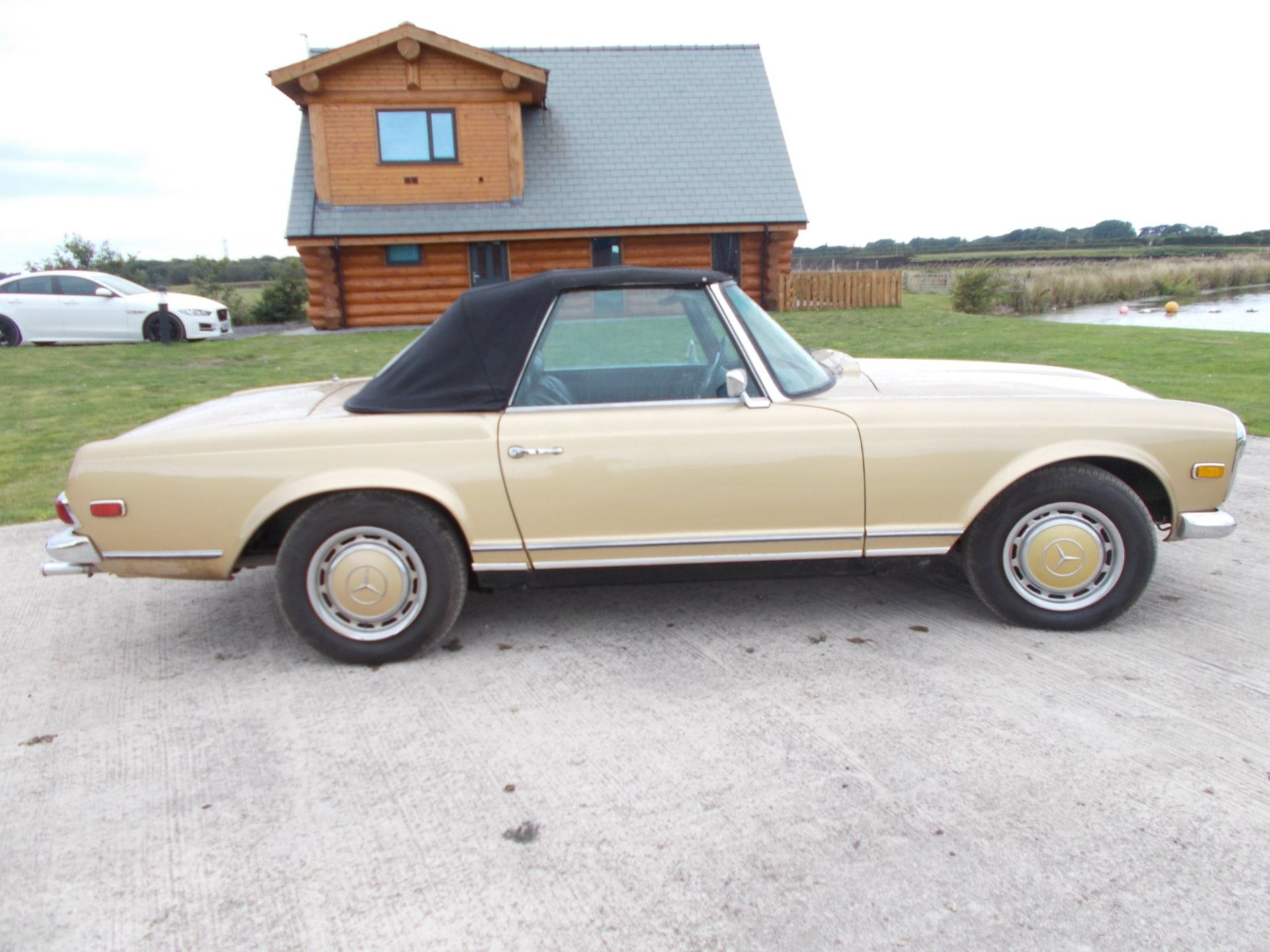 1969 MERCEDES 280SL PAGODA, AUTOMATIC, HARD/SOFT TOPS, LEFT HAND DRIVE, AMERICAN IMPORT *PLUS VAT* - Image 8 of 38