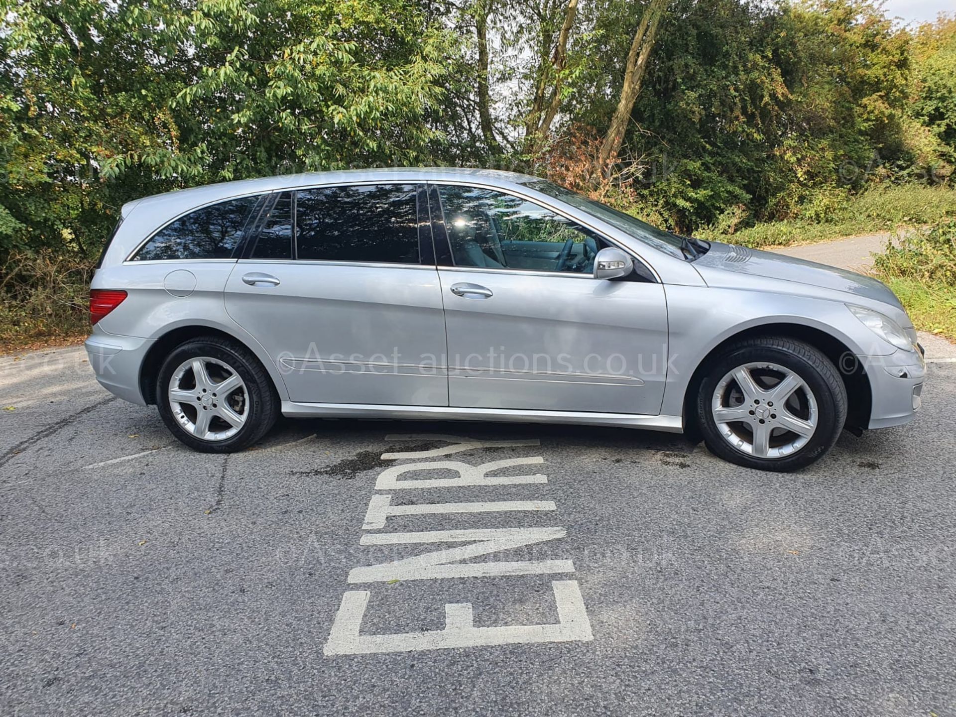 2007 MERCEDES R320 L SPORT CDI 7 SEATER SILVER ESTATE, 3.0 DIESEL ENGINE, 129,115 MILES *NO VAT* - Image 7 of 30