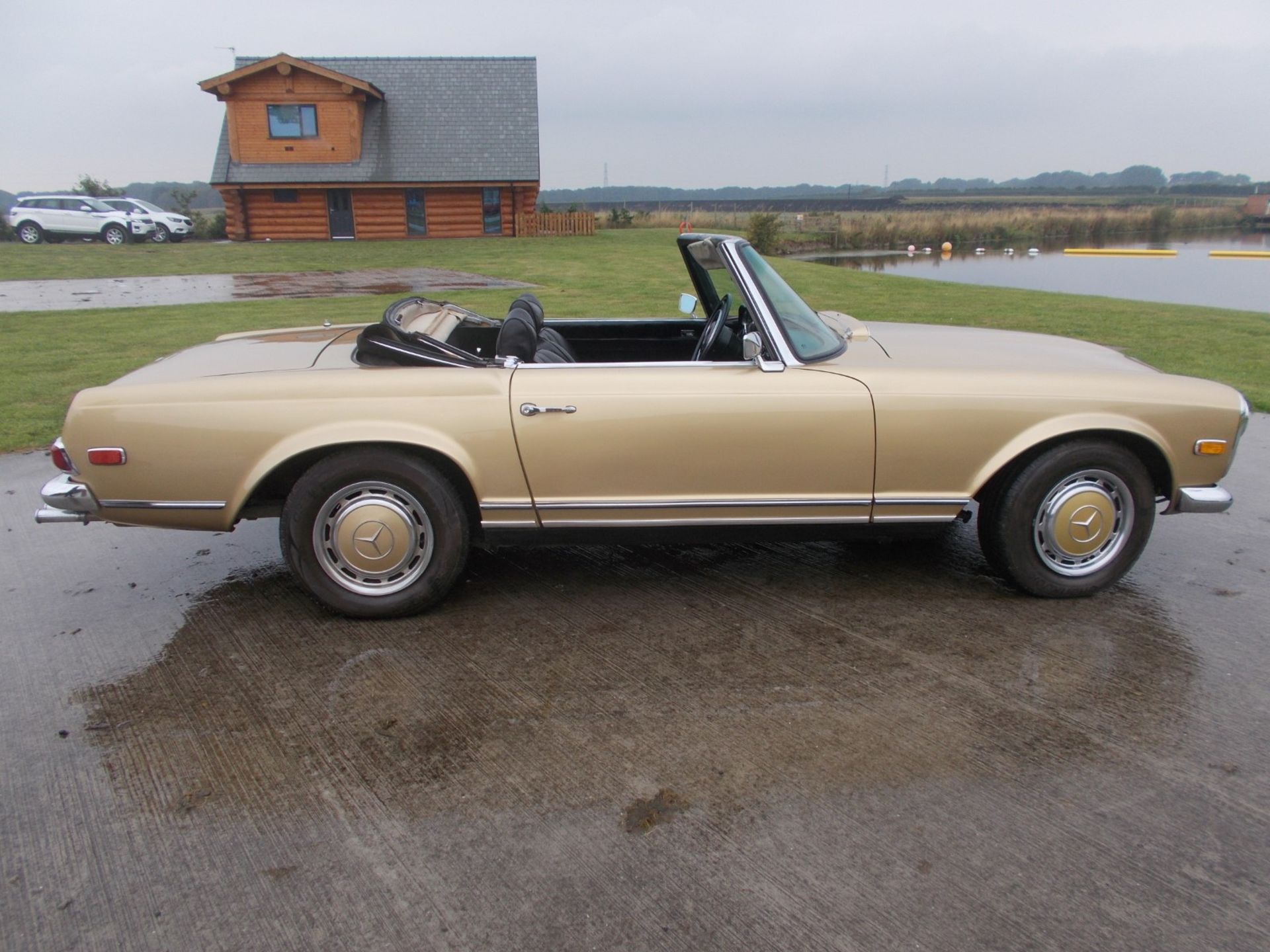 1969 MERCEDES 280SL PAGODA, AUTOMATIC, HARD/SOFT TOPS, LEFT HAND DRIVE, AMERICAN IMPORT *PLUS VAT* - Image 9 of 38