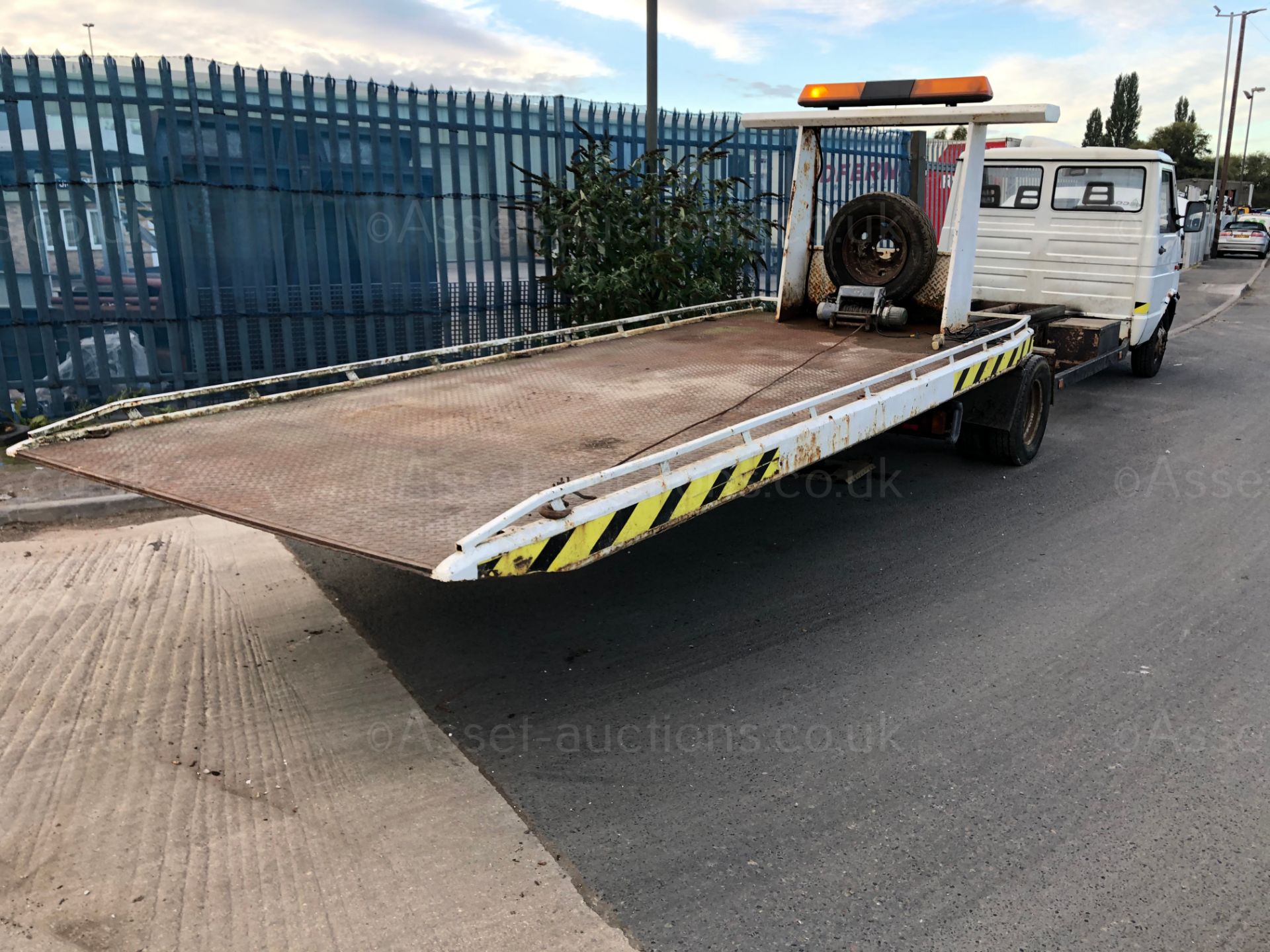 1997 IVECO DAILY (D) 2.8TD 35.10 C/C SWB WHITE RECOVERY TRUCK, 17ft TILT AND SLIDE BODY *NO VAT* - Image 11 of 17