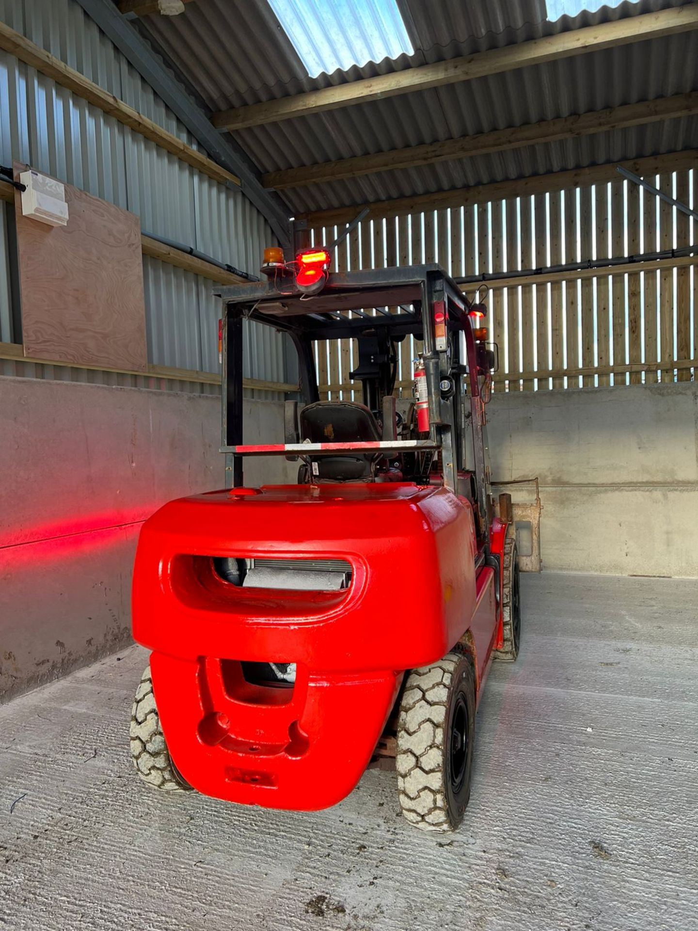 KALMAR P90CX FORK LIFT CONTAINER SPEC, 3 STAGE MAST, SIDE SHIFT, RUNS WORKS AND LIFTS *PLUS VAT* - Image 4 of 6