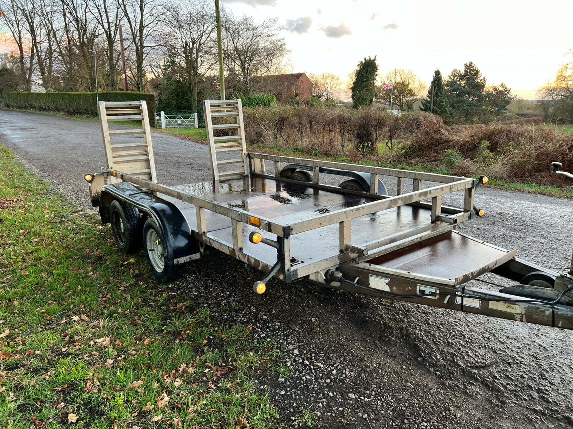 IFOR WILLIAMS 3.5 TON TWIN AXLE PLANT TRAILER, 10ft x 6ft BED, TOWS WELL, ALL LIGHTS WORK *PLUS VAT* - Image 4 of 11