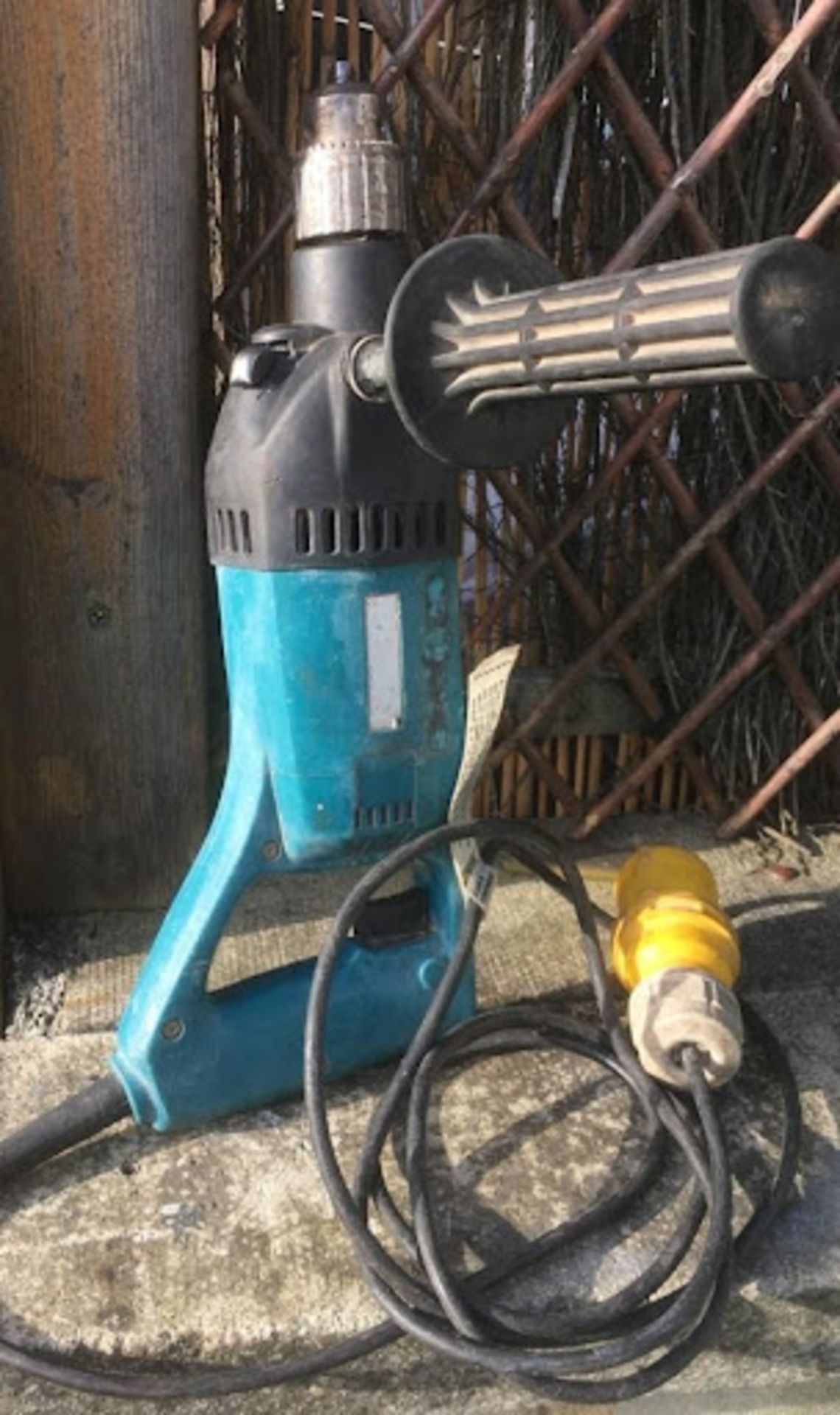 MAKITA 8406 DIAMOND CORE DRILL, USED IN WORKING ORDER, NO BOX *NO VAT*