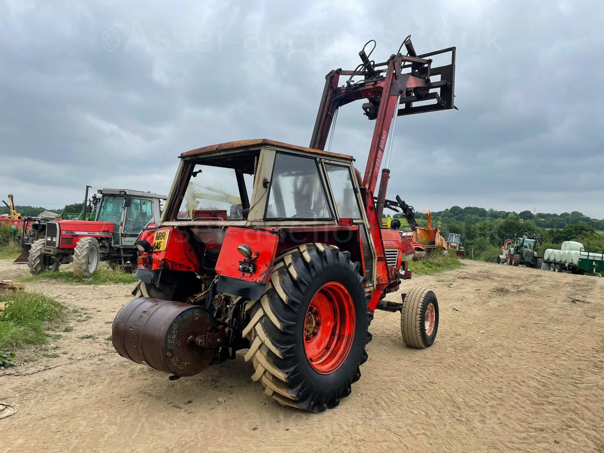 ZETOR CRYSTAL 8011 LOADER TRACTOR WITH FRONT LOADER, BALE SPIKE AND REAR WEIGHT, CABBED *PLUS VAT* - Image 7 of 10