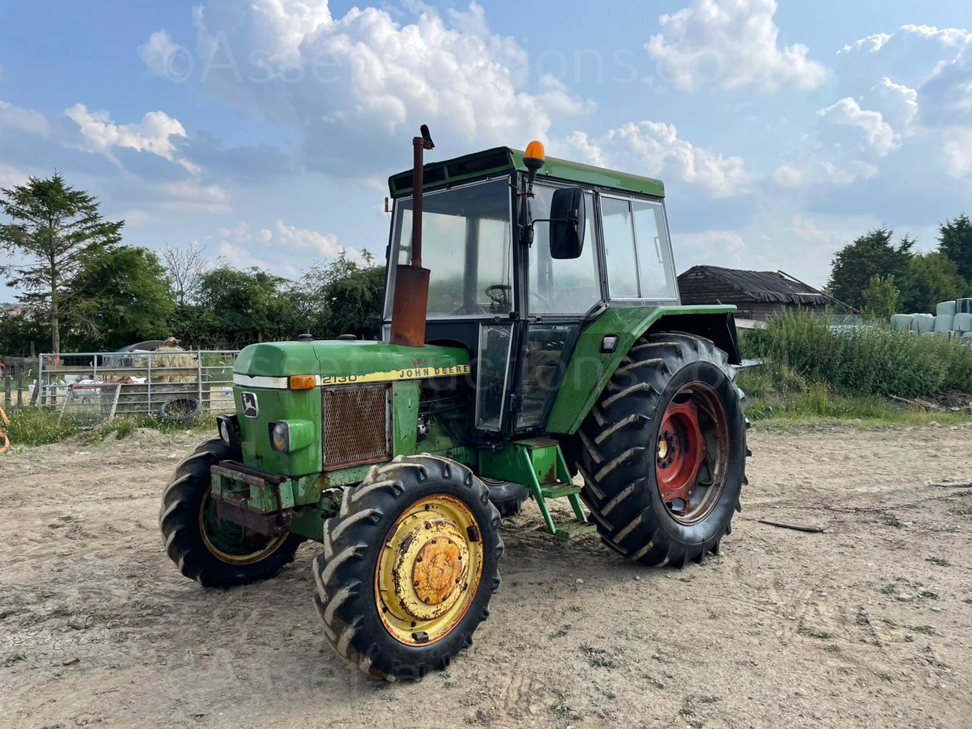 JOHN DEERE 2130 TRACTOR, RUNS AND DRIVES, ALL GEARS WORKS, 3 POINT LINKAGE, 79hp *PLUS VAT* - Image 2 of 11