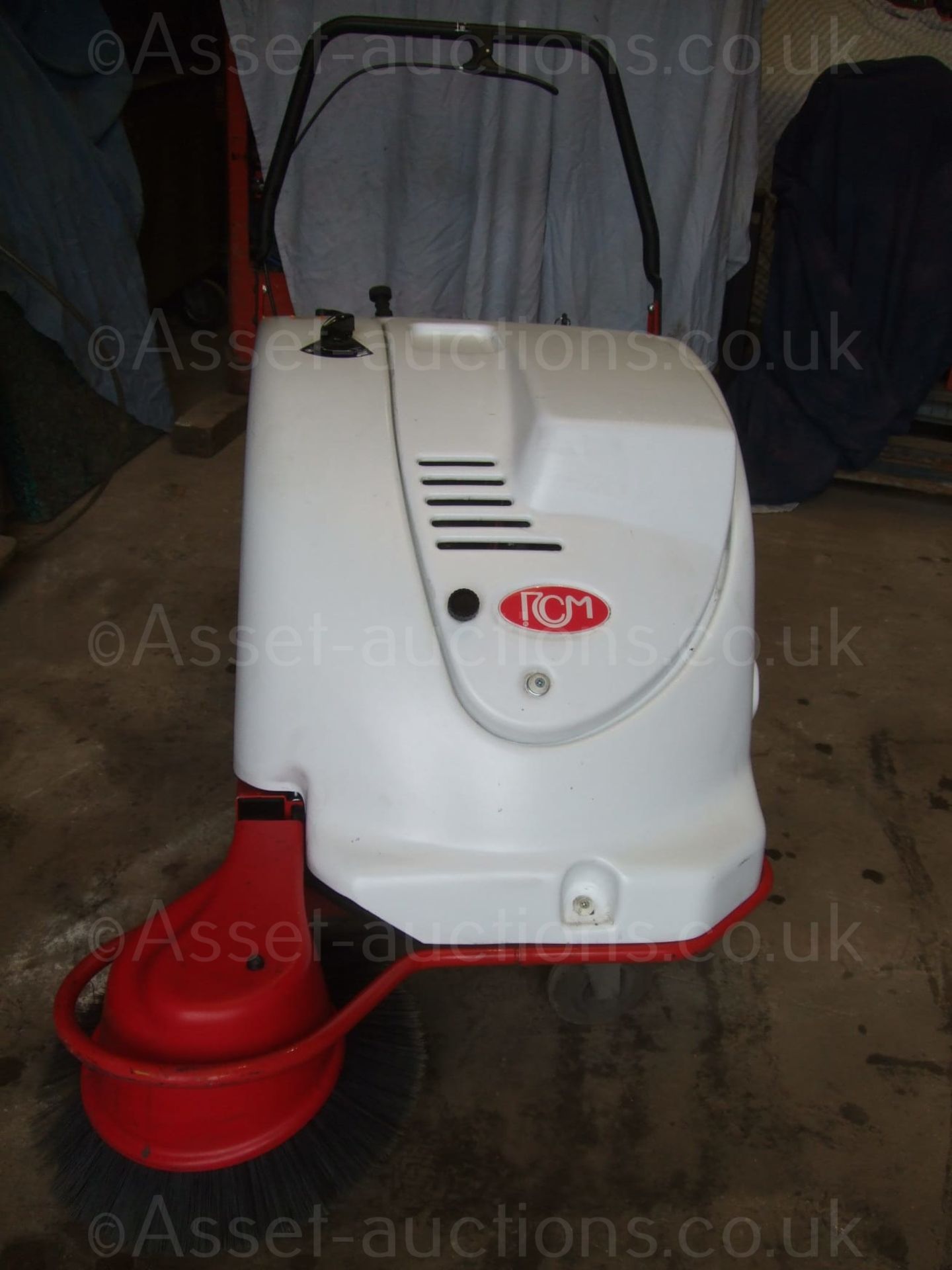 RCM BRAVA 800ET PEDESTRIAN BATTERY FLOOR SWEEPER, POWER DRIVEN, YEAR 2019 *PLUS VAT* - Image 2 of 6