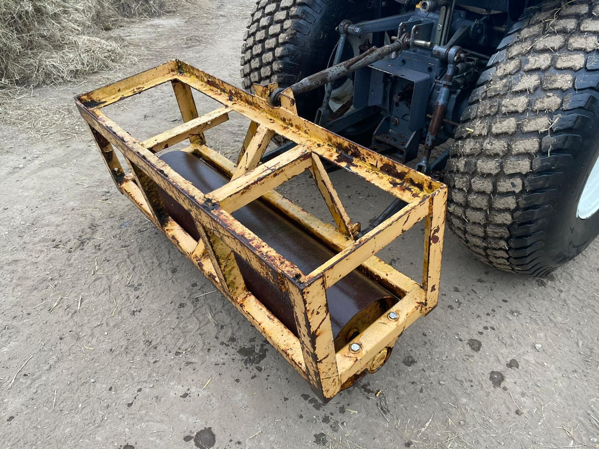 YELLOW CAGED ROLLER, SUITABLE FOR COMPACT TRACTOR, 3 POINT LINKAGE *PLUS VAT*