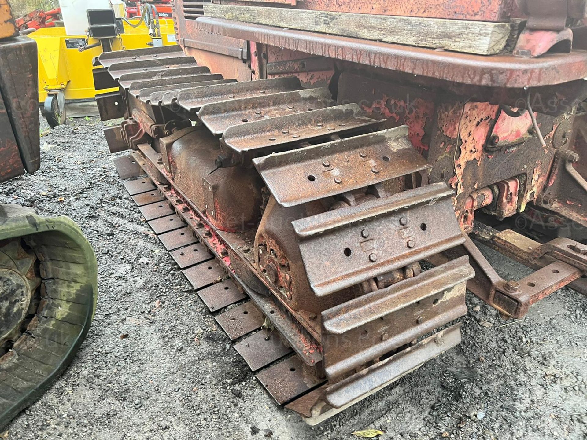 1955 INTERNATIONAL BTD6 39hp DIESEL TRACKED CRAWLER TRACTOR, RUNS AND DRIVES *PLUS VAT* - Image 4 of 9