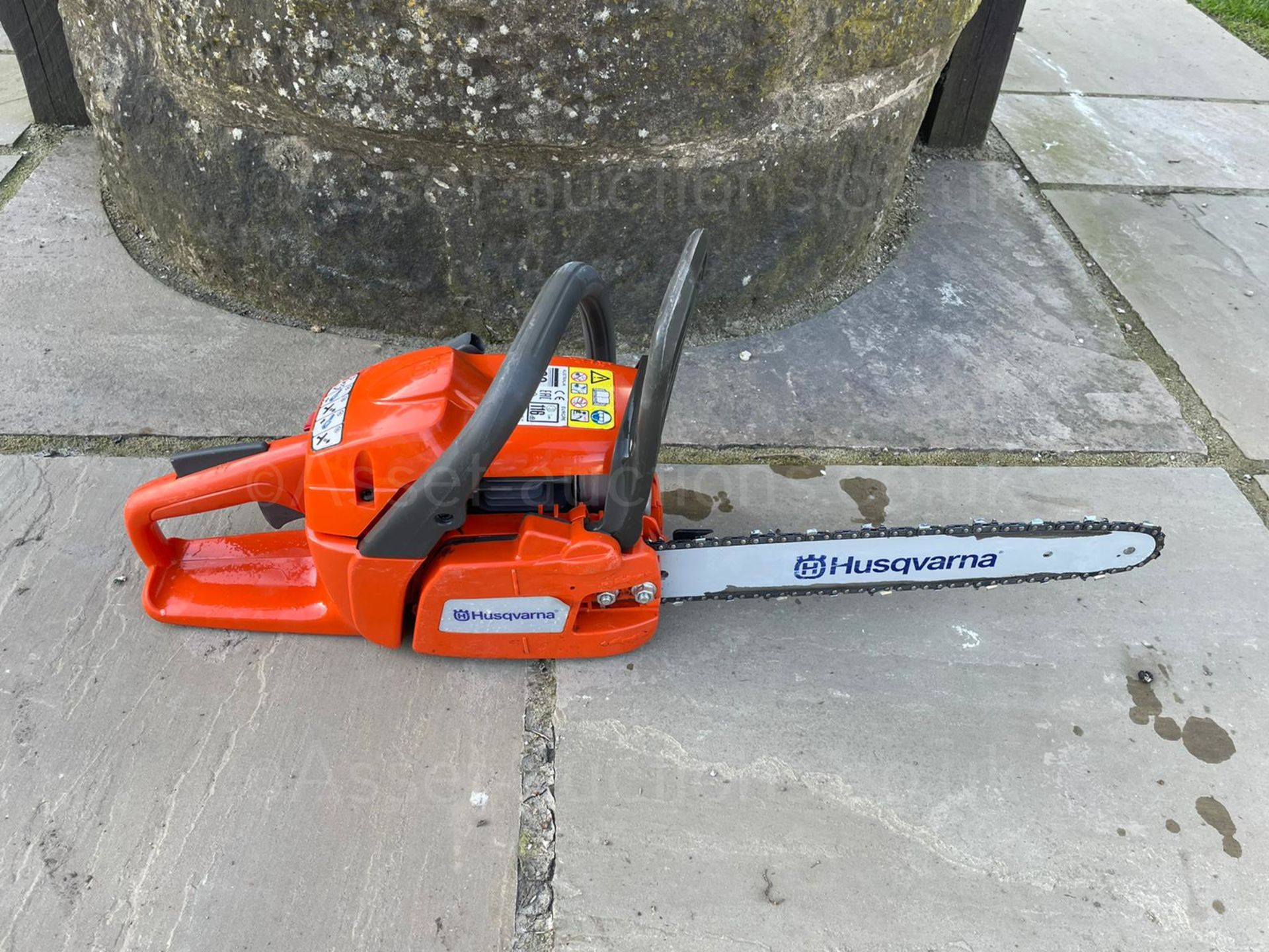 2017 HUSQVARNA 236 CHAINSAW, BOUGHT NEW IN 2018, RUNS AND WORKS *NO VAT* - Image 4 of 5