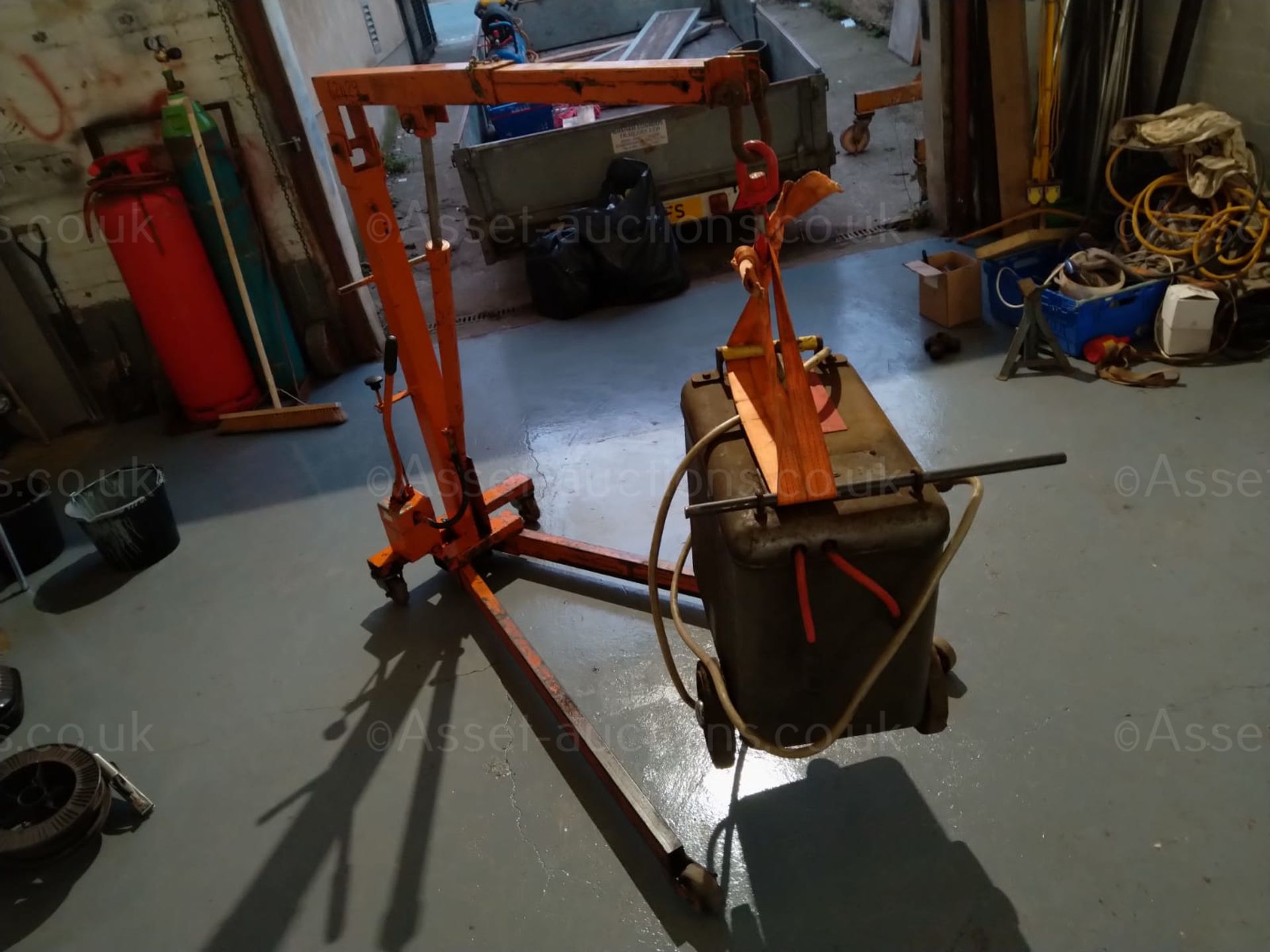 EFCO ENGINE CRANE, MODEL 750, ON CASTORS AND THE JIB IS TELSCOPIC *NO VAT* - Image 2 of 8